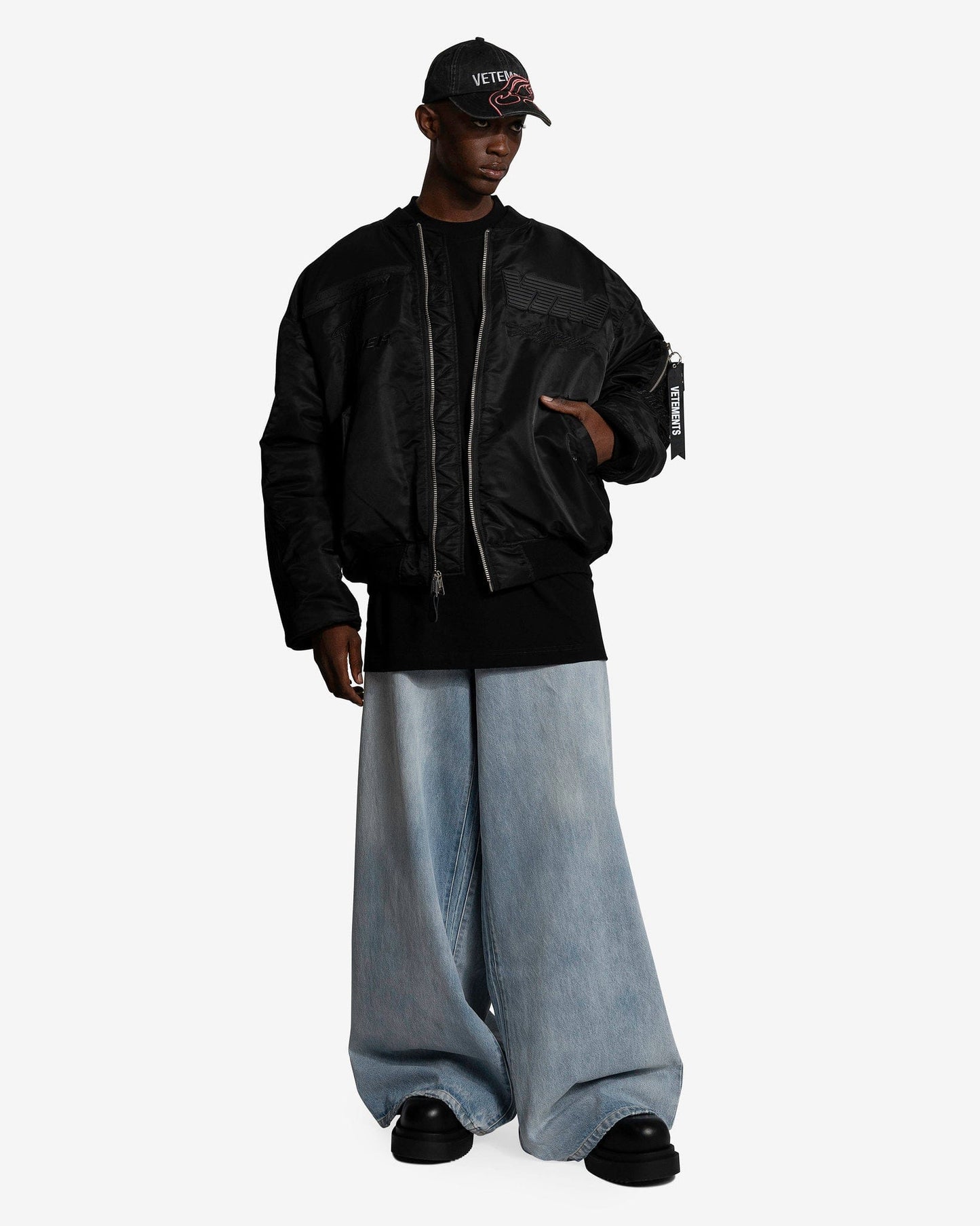 VETEMENTS Men's Jackets Blackout Motorcycle Bomber Jacket in Black