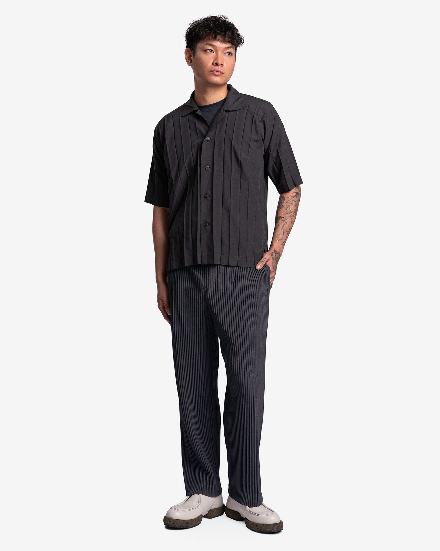 Homme Plissé Issey Miyake Men's Shirts Edge Short Sleeve Shirt in Charcoal Grey
