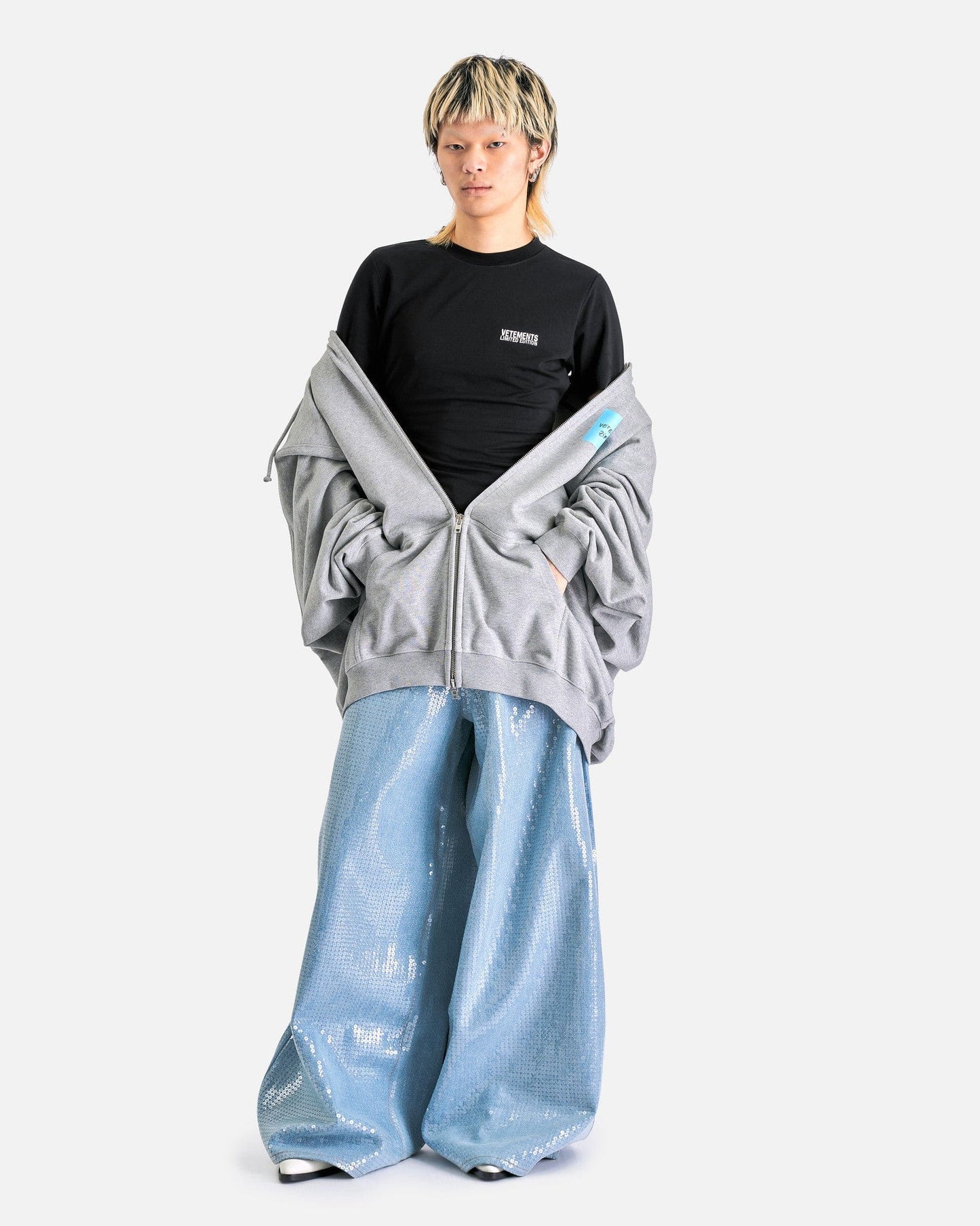 VETEMENTS Women T-Shirts Embroidered Logo Fitted T-Shirt in Black