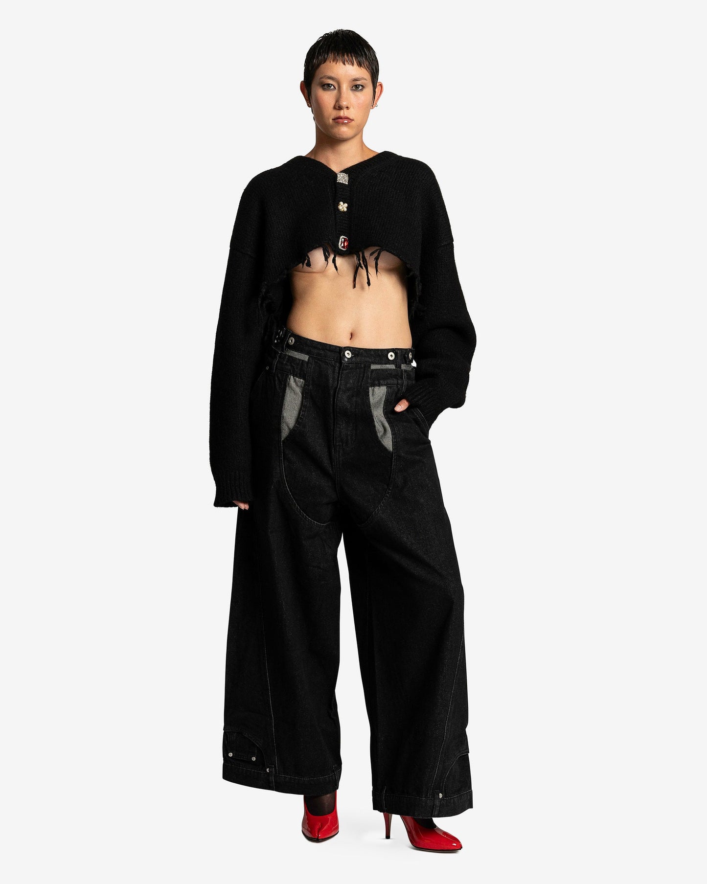 VETEMENTS Women Sweaters Fancy Button Cropped Cardigan in Black