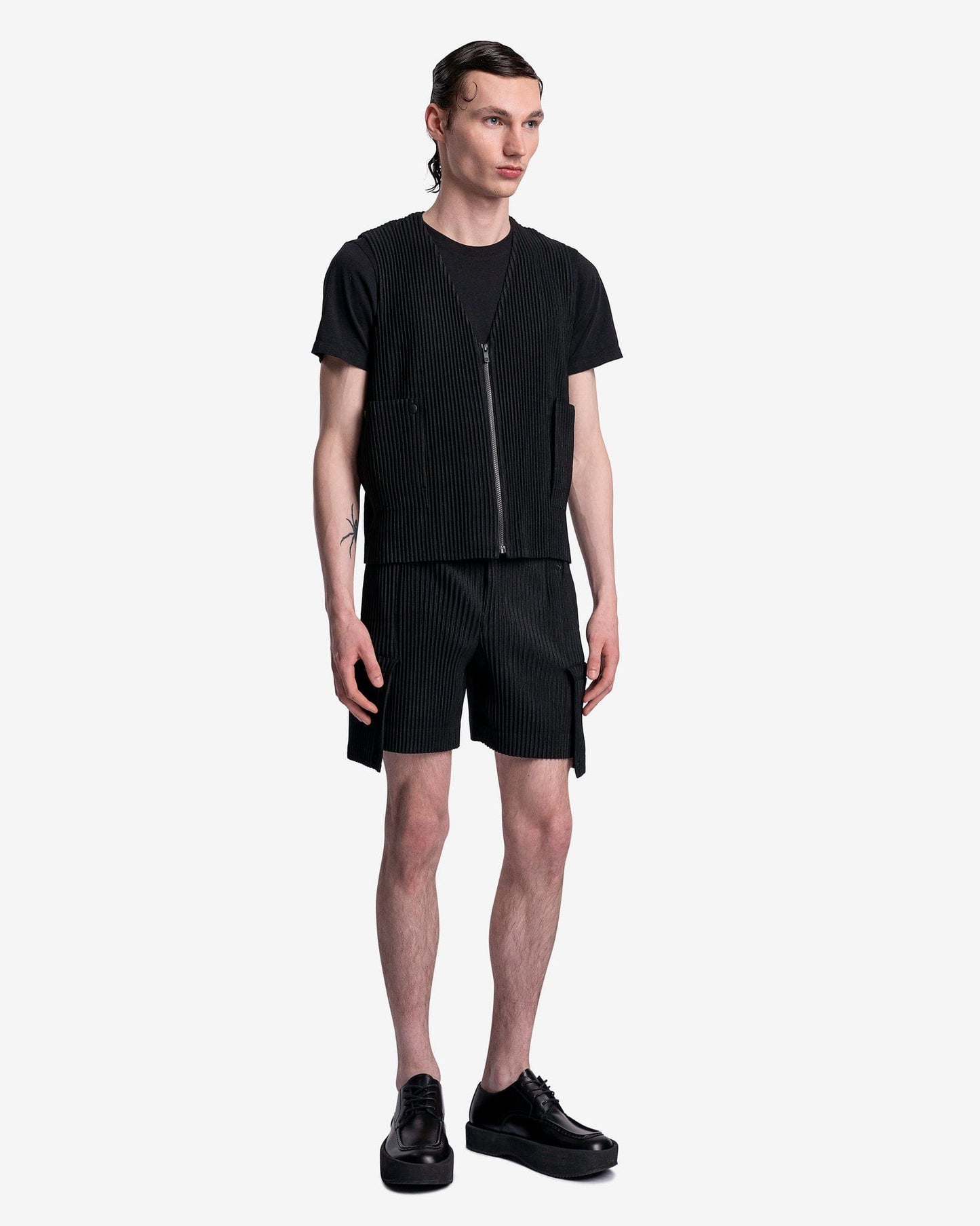 Homme Plissé Issey Miyake Men's Tops Flip Vest in Black
