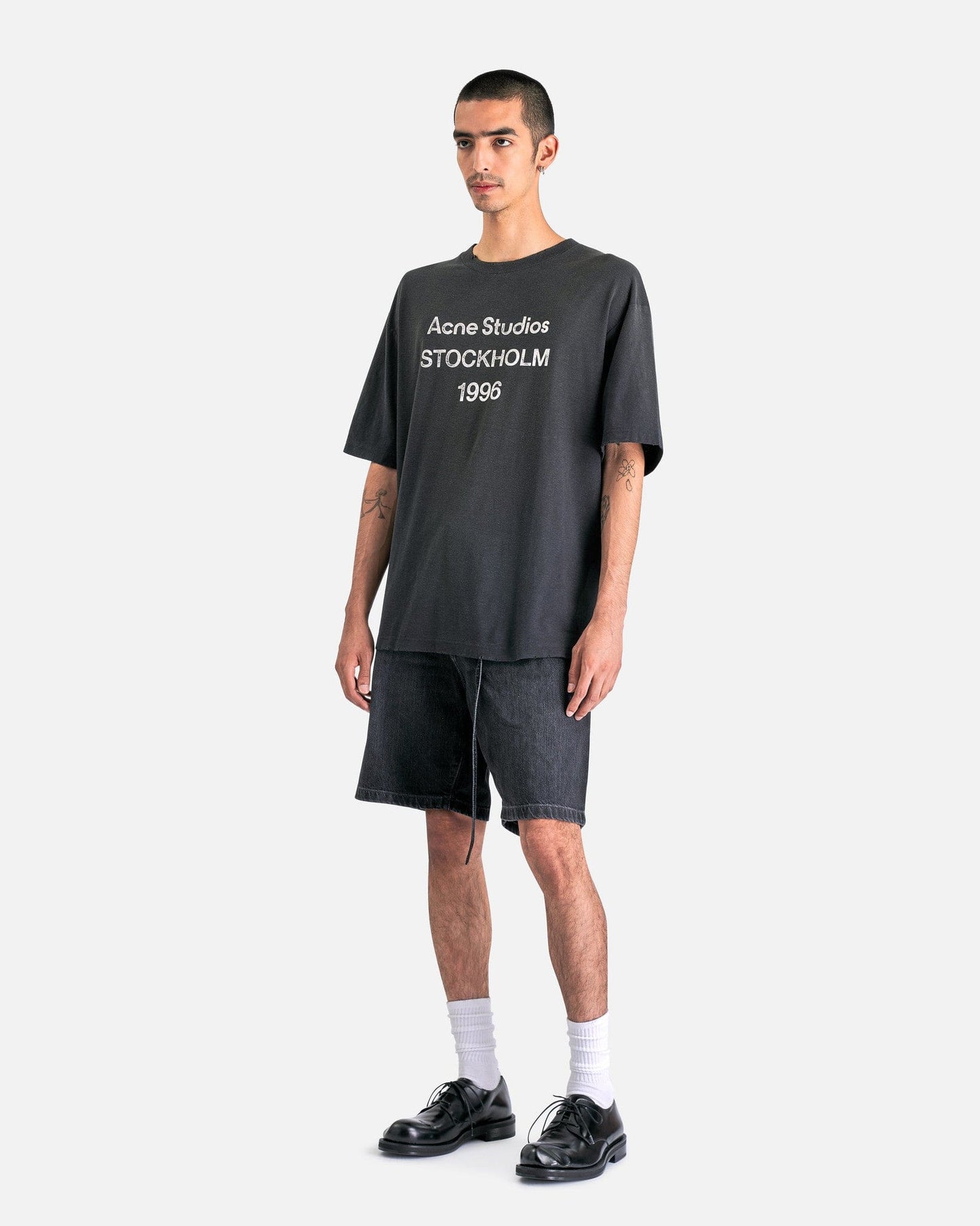 Acne Studios Men's Jeans Loose Fit Denim Shorts in Black