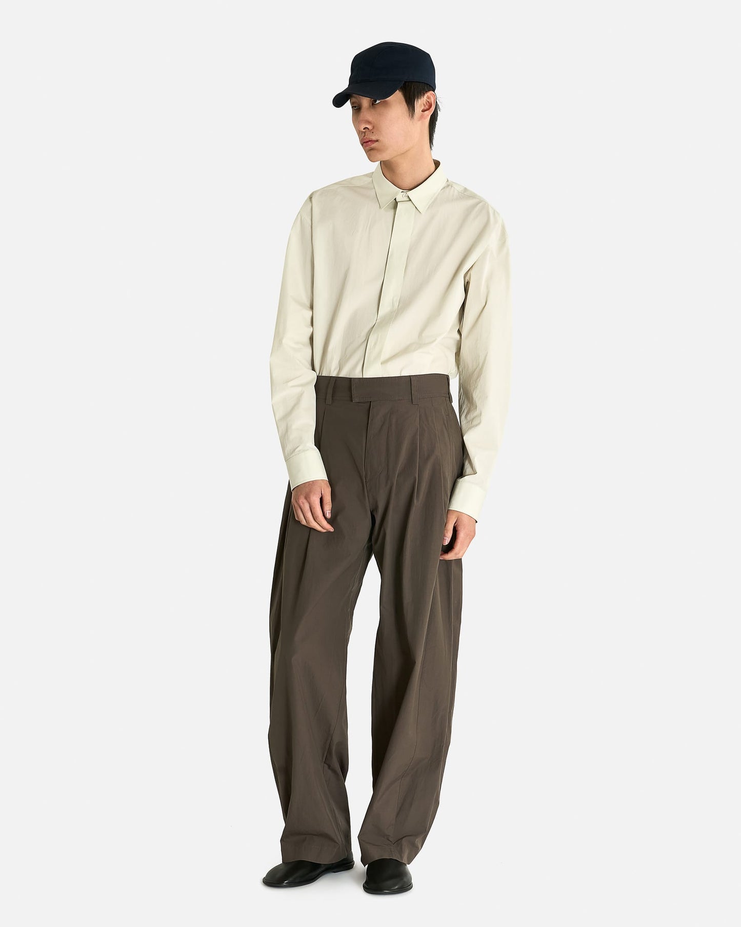 The Row Men's Pants Malou Pant in Cedar Brown