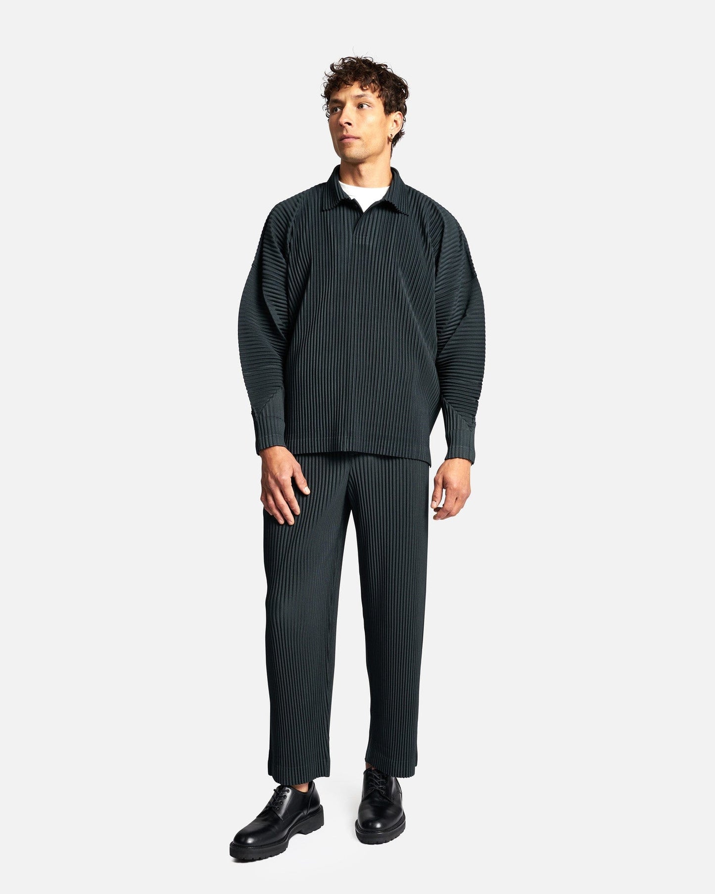 Homme Plissé Issey Miyake Men's Pants MC August Pleated Trousers in Dark Green