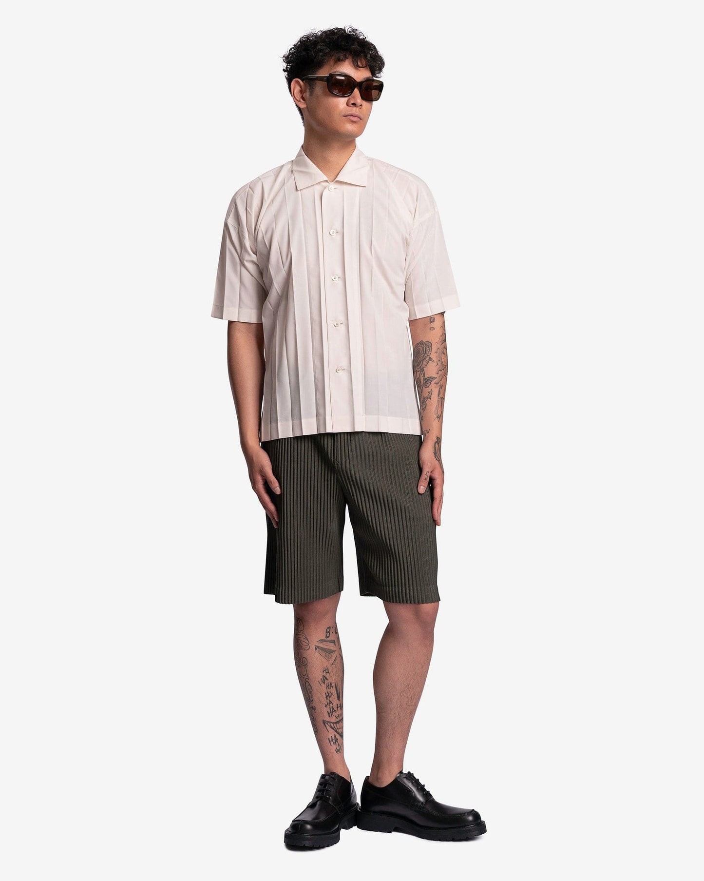Homme Plissé Issey Miyake Men's Shorts MC May Shorts in Soil Brown