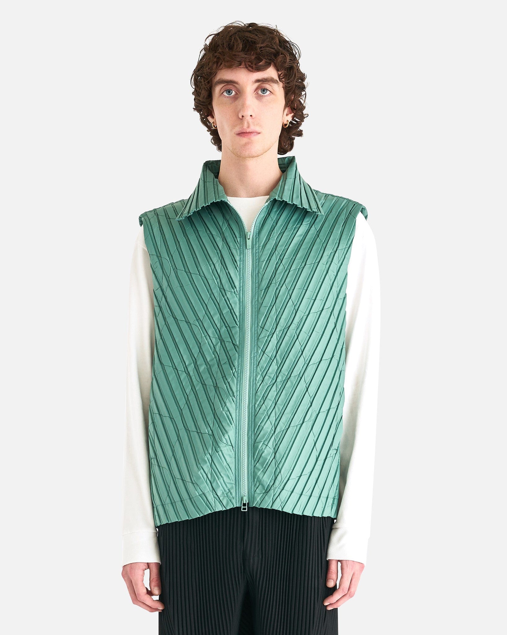 Padded Pleats Vest in Green