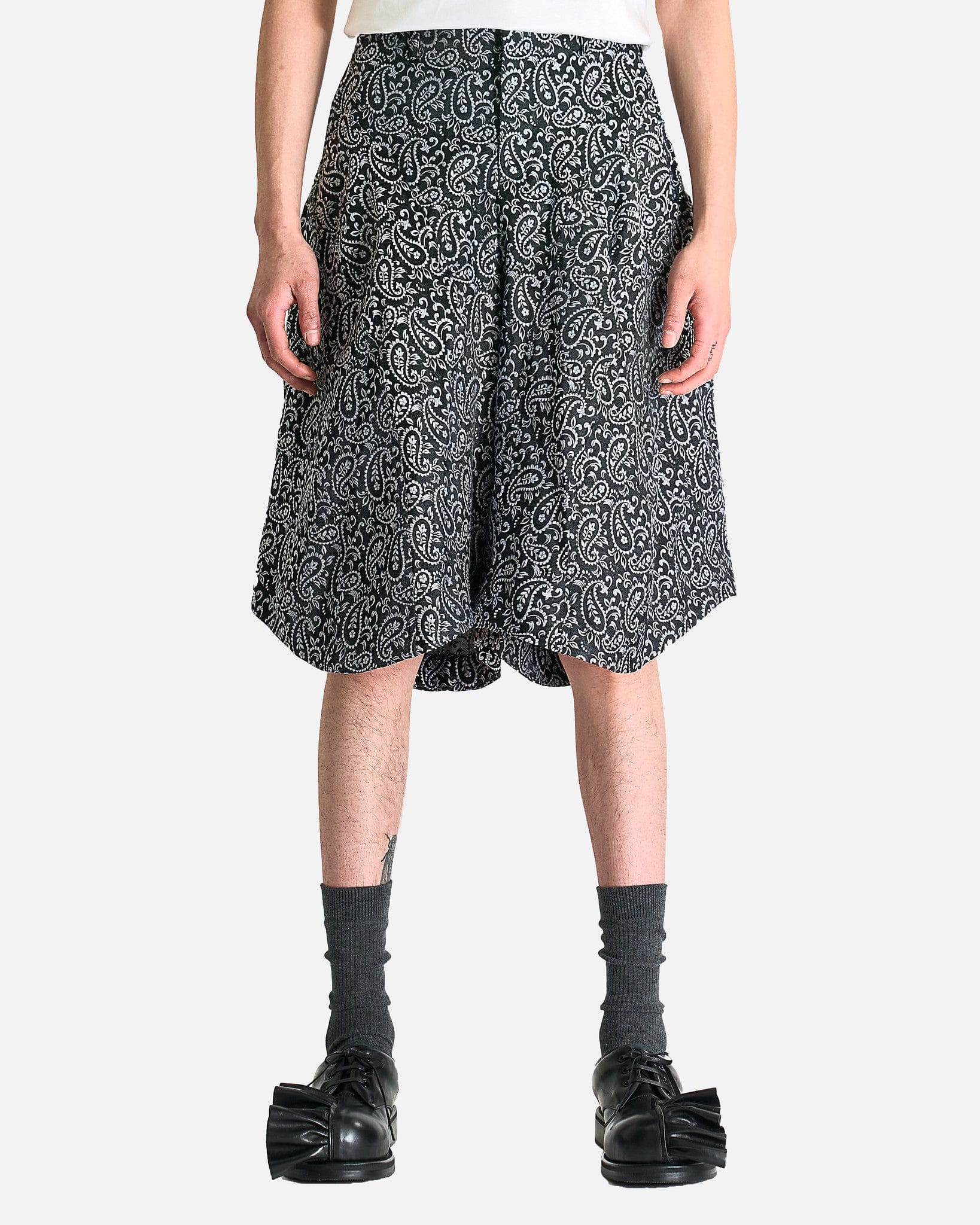 Paisley Shorts in Black – SVRN