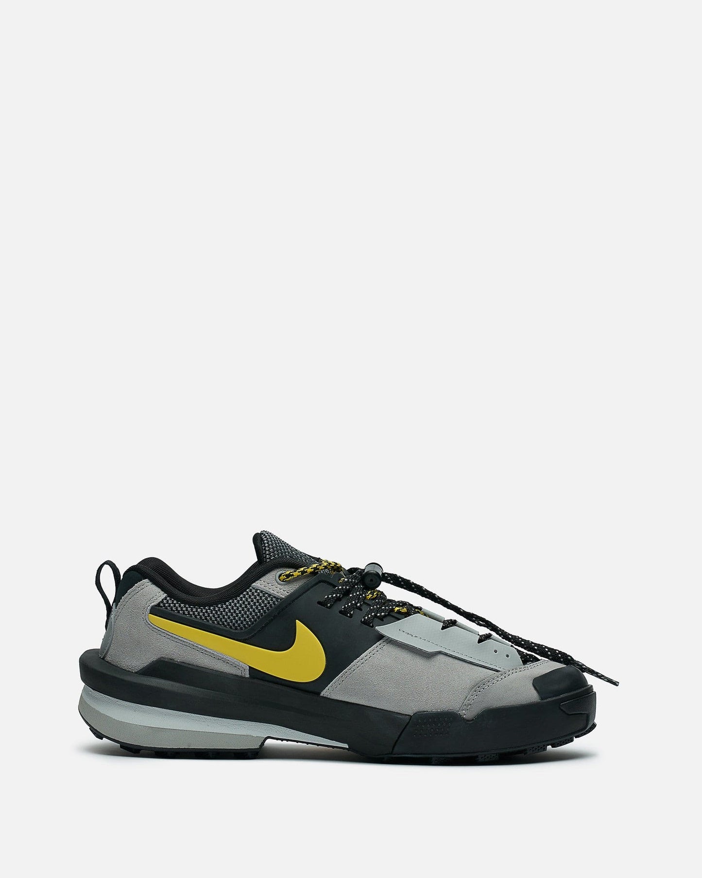 Nike Men's Sneakers Sacai x Nike Zegamadome in Matte Silver/Tour Yellow