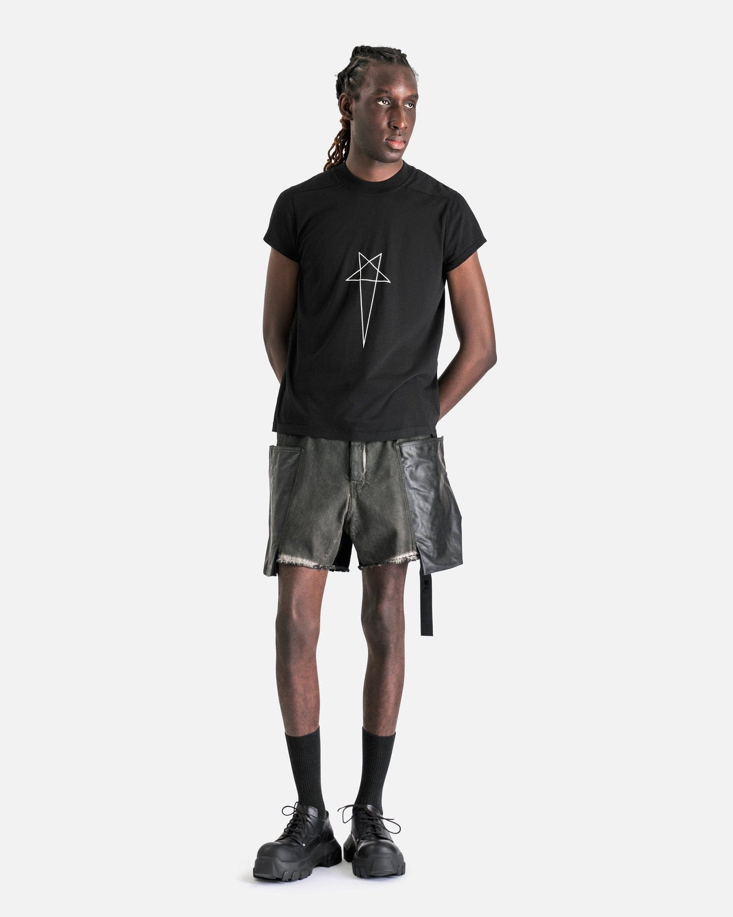Rick Owens Men's Shorts Stefan Cargo Shorts in Dark Dust