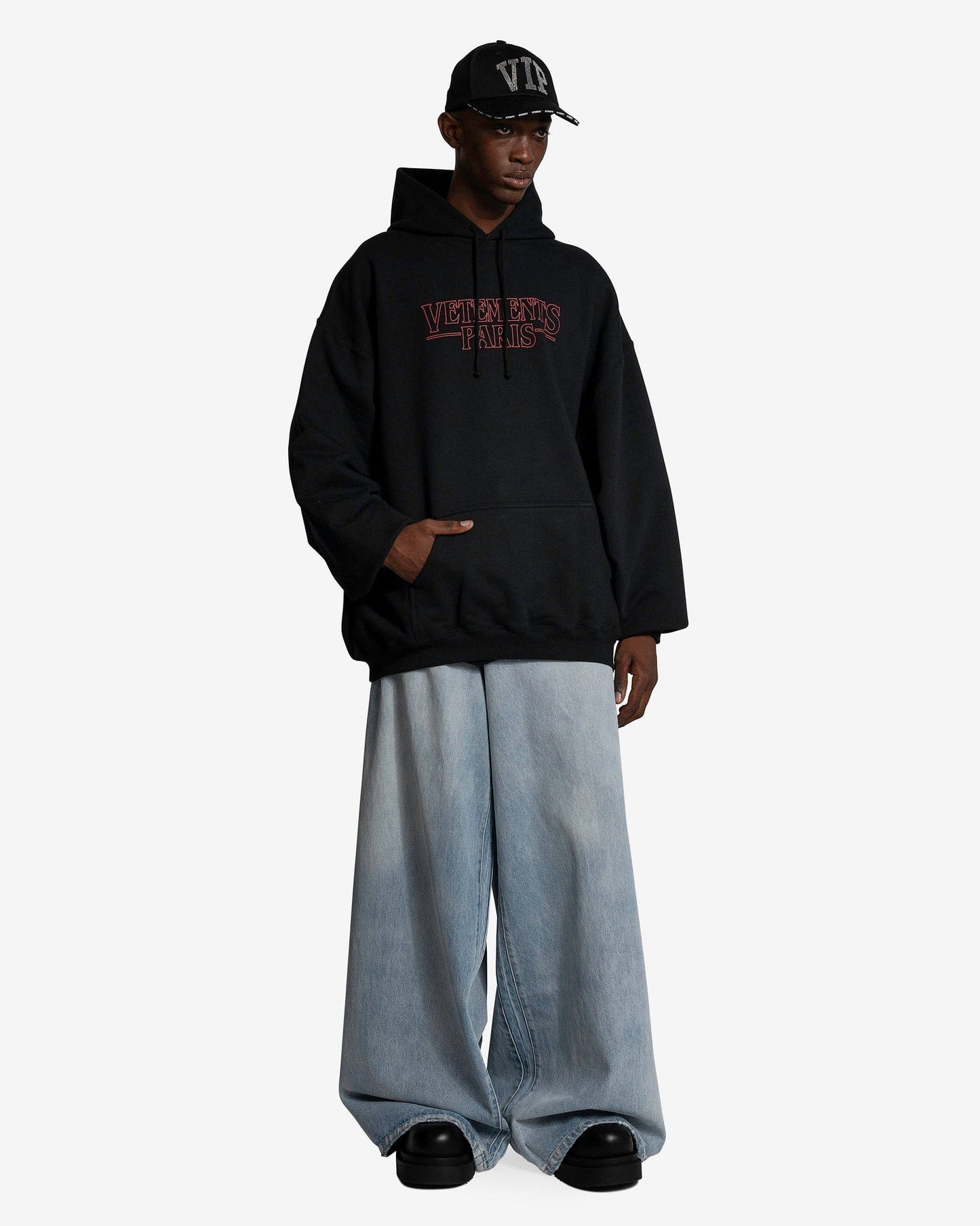 VETEMENTS Men's Sweatshirts VETEMENTS Paris Logo Hoodie in Black