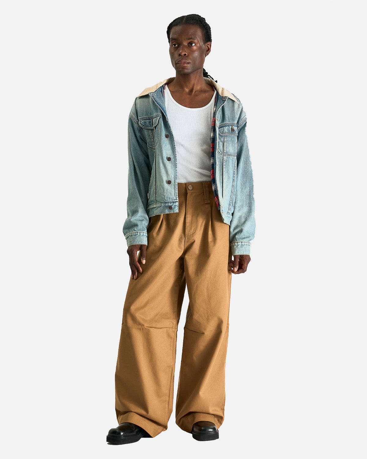 Simone Rocha Men's Pants Wide Leg Puddle Drill Jeans in Khaki/Pearl
