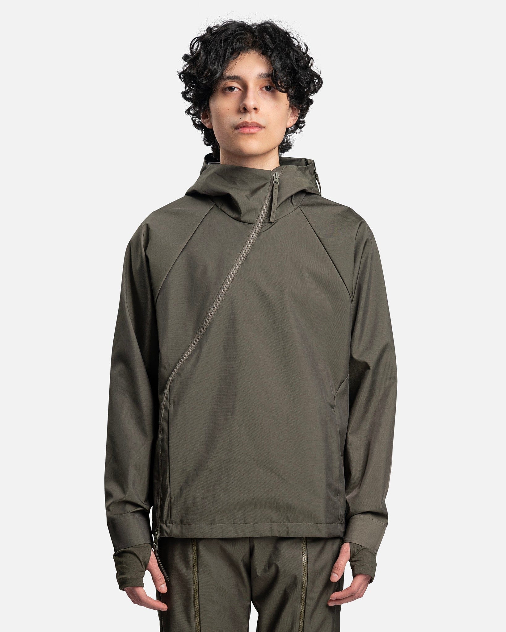 5.0 Technical Jacket Center in Olive Green – SVRN