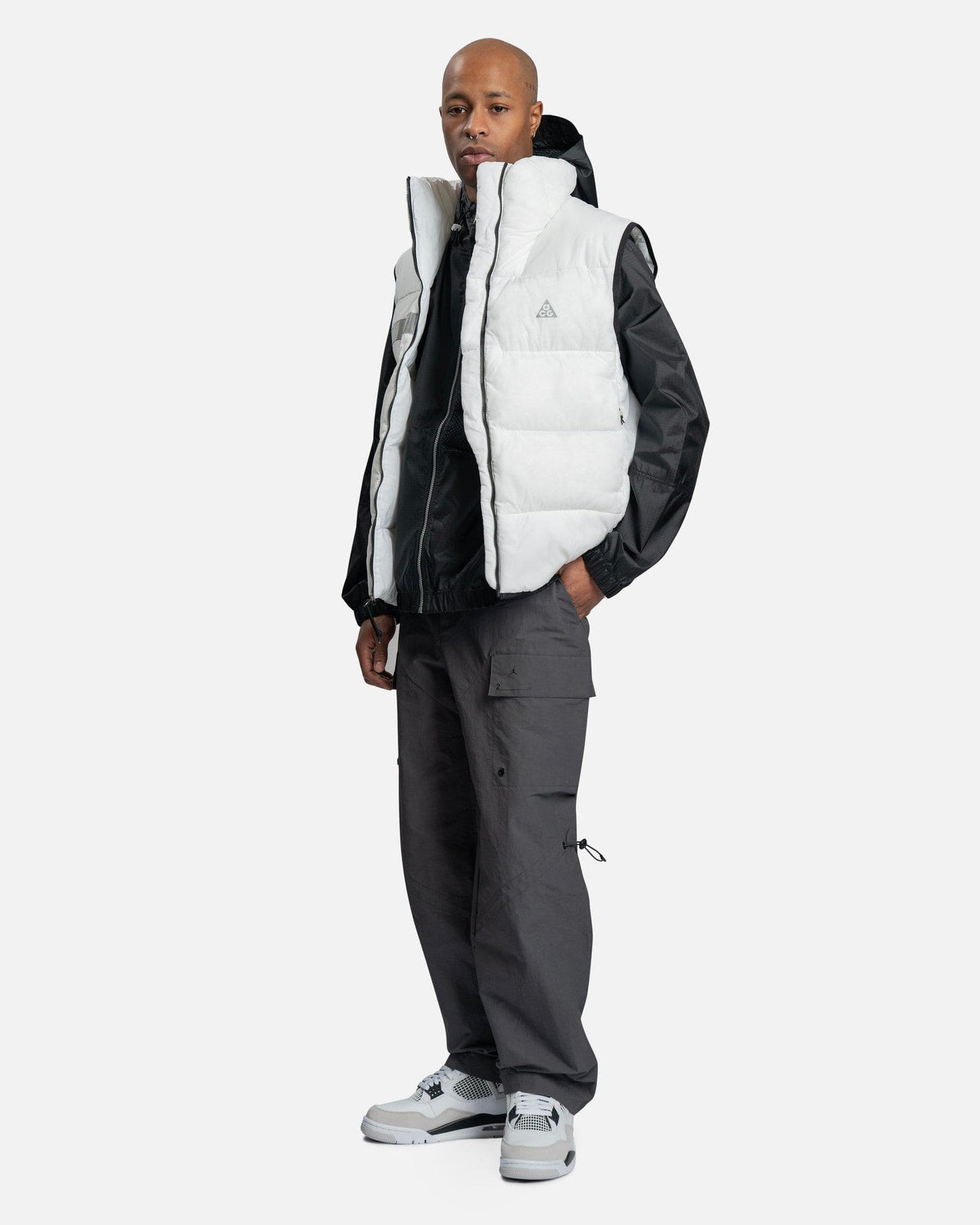 Nike Men's Jackets ACG Therma-FIT Airora Gilet in White