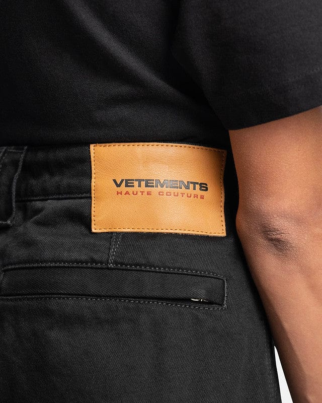 VETEMENTS Big Shape Transformer Jeans in Black