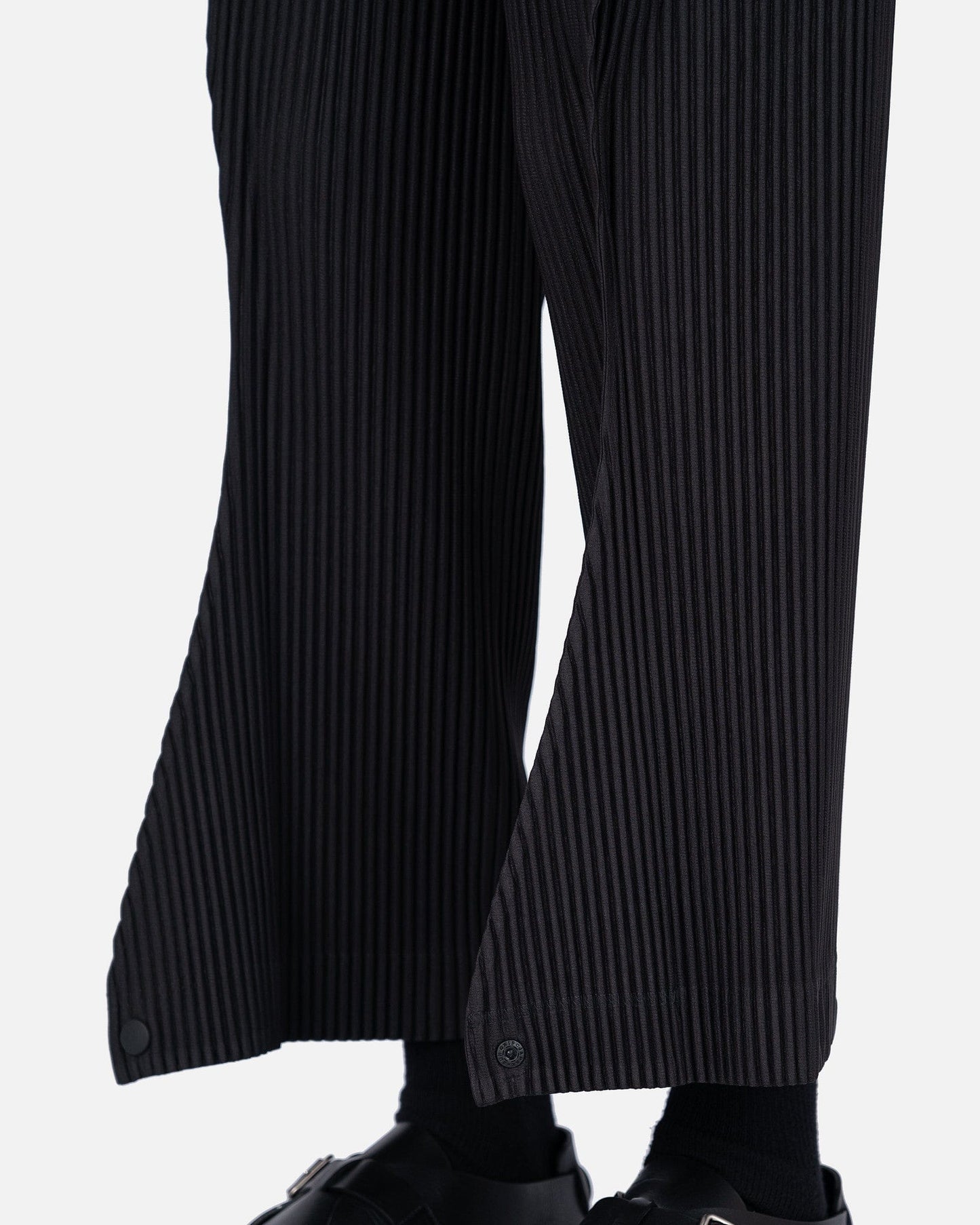Homme Plissé Issey Miyake Men's Pants Bow Pants in Grey