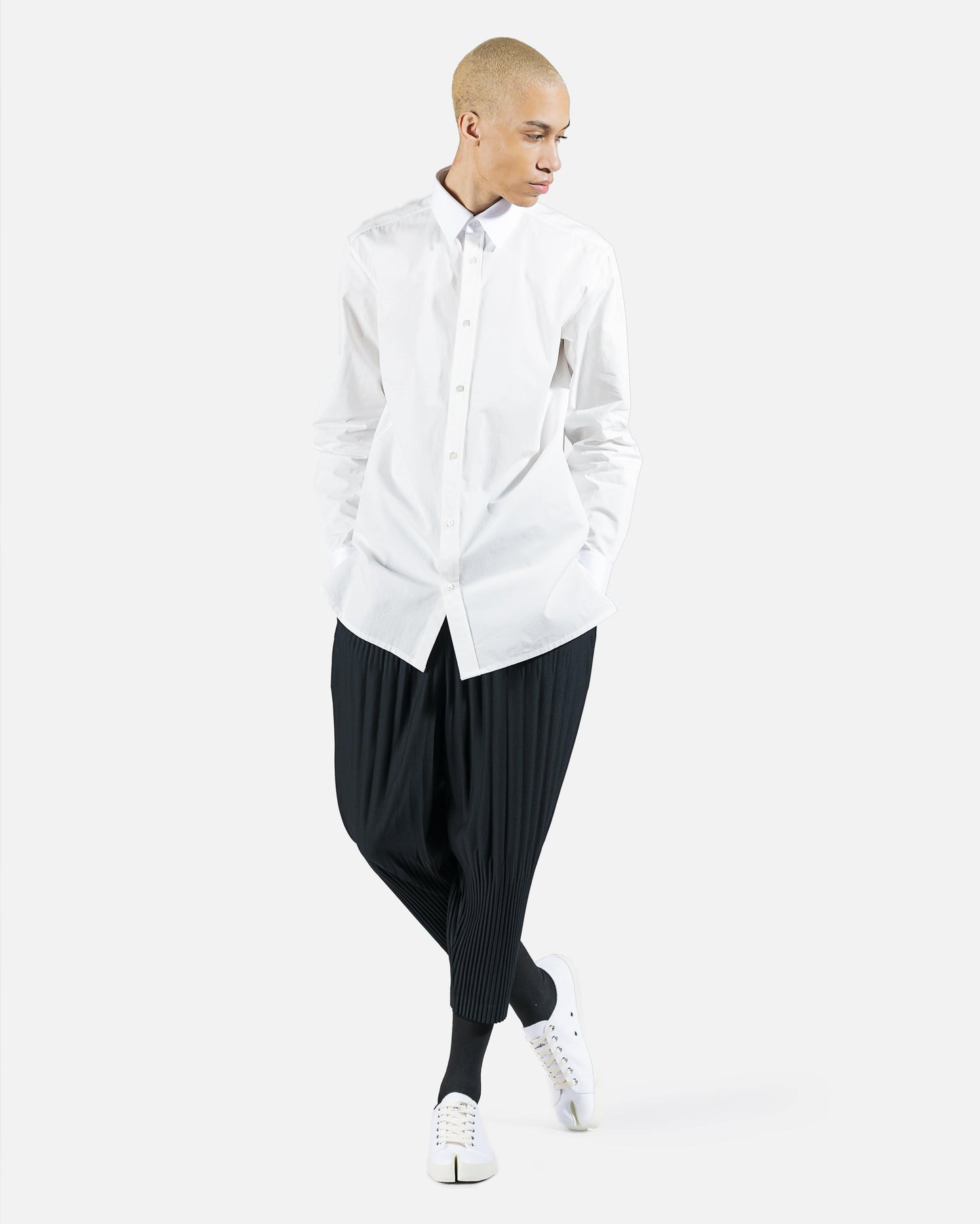 Homme Plissé Issey Miyake Men's Pants Cropped Tailored Pleated Trousers in Black