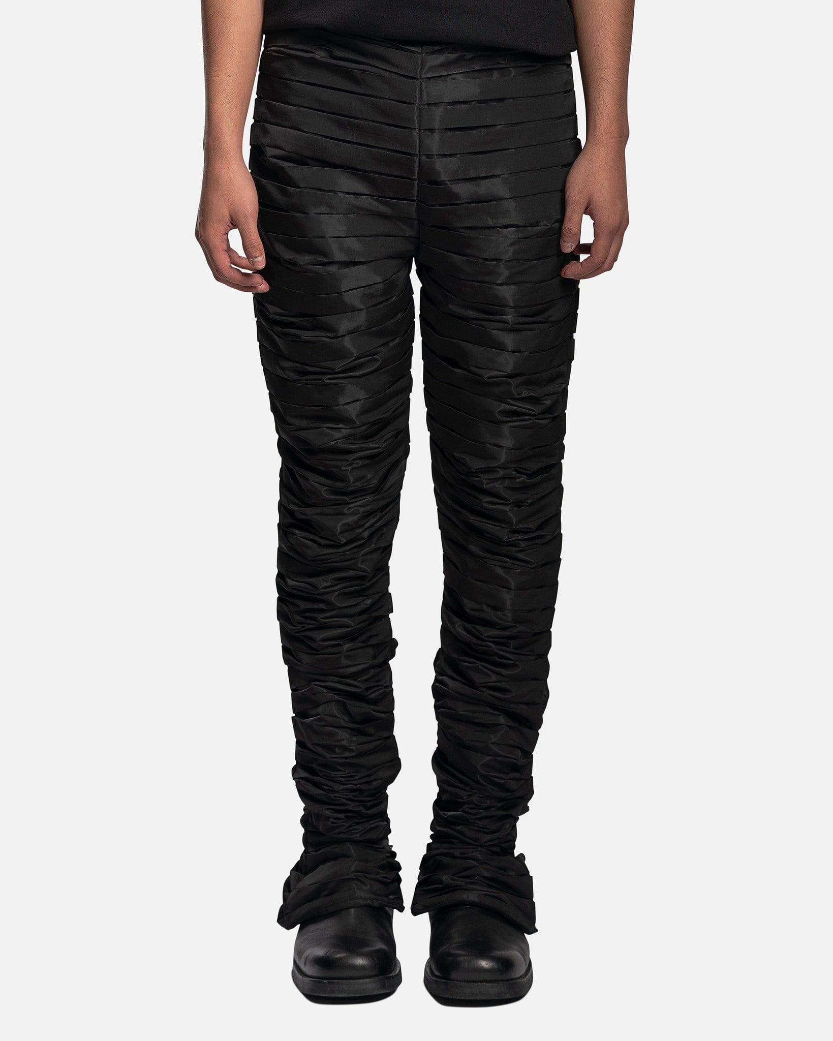 http://www.svrn.com/cdn/shop/products/harpoon-pleated-fitted-trouser-men-s-pants-goomheo-svrn-chicago-30031053619273.jpg?v=1667342293
