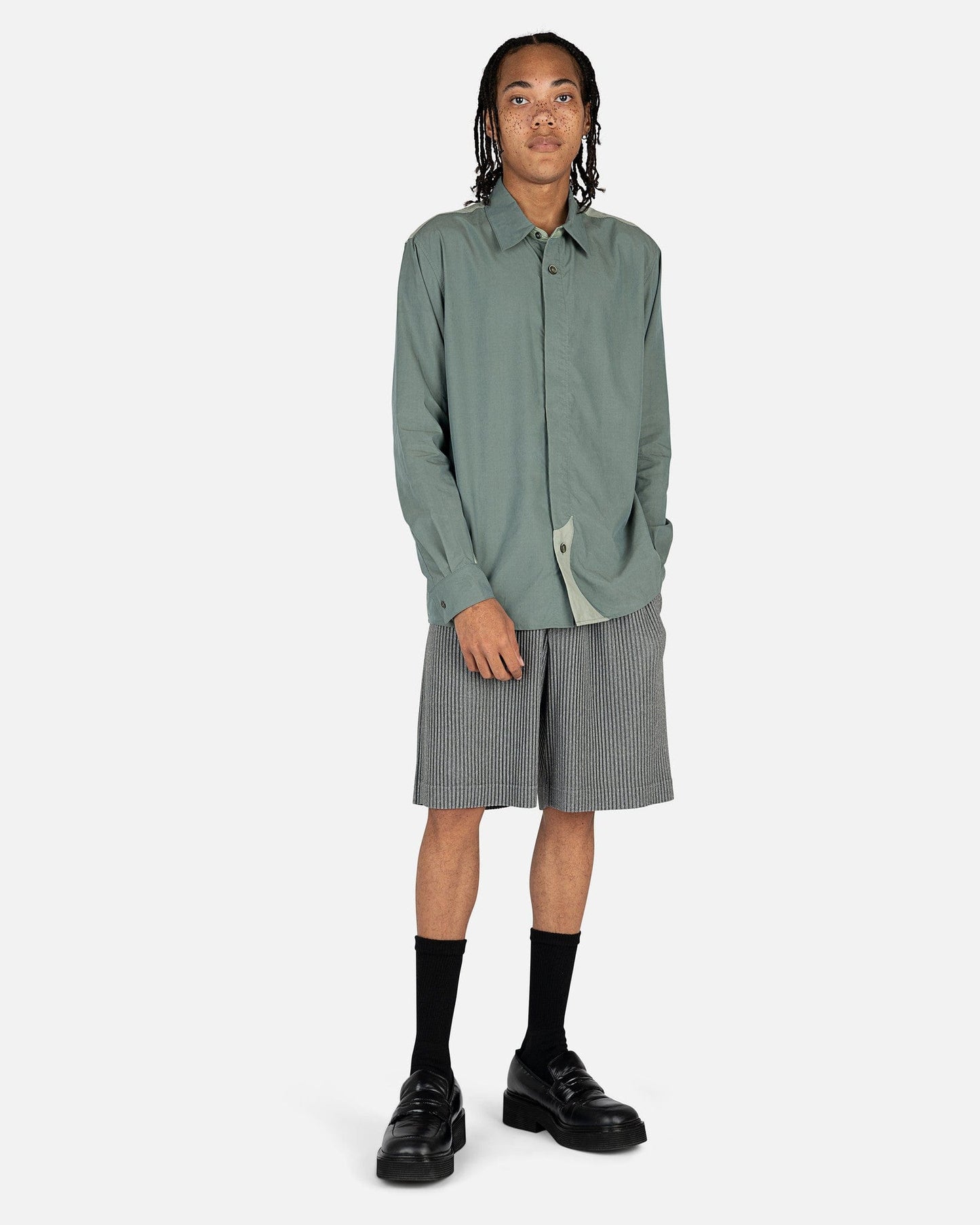 Homme Plissé Issey Miyake Men's Shorts Heather Pleats Shorts in Grey