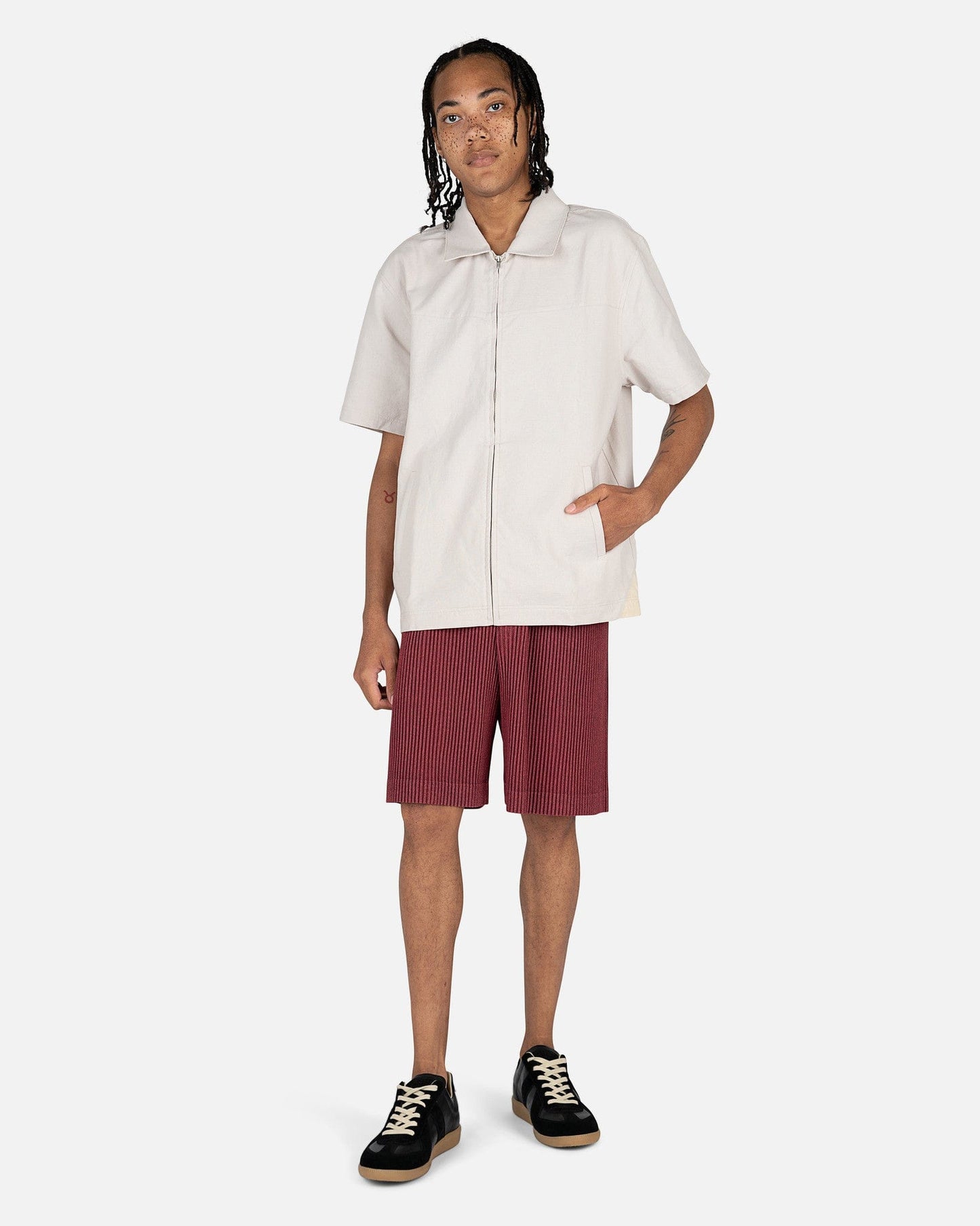 Homme Plissé Issey Miyake Men's Shorts Heather Pleats Shorts in Red