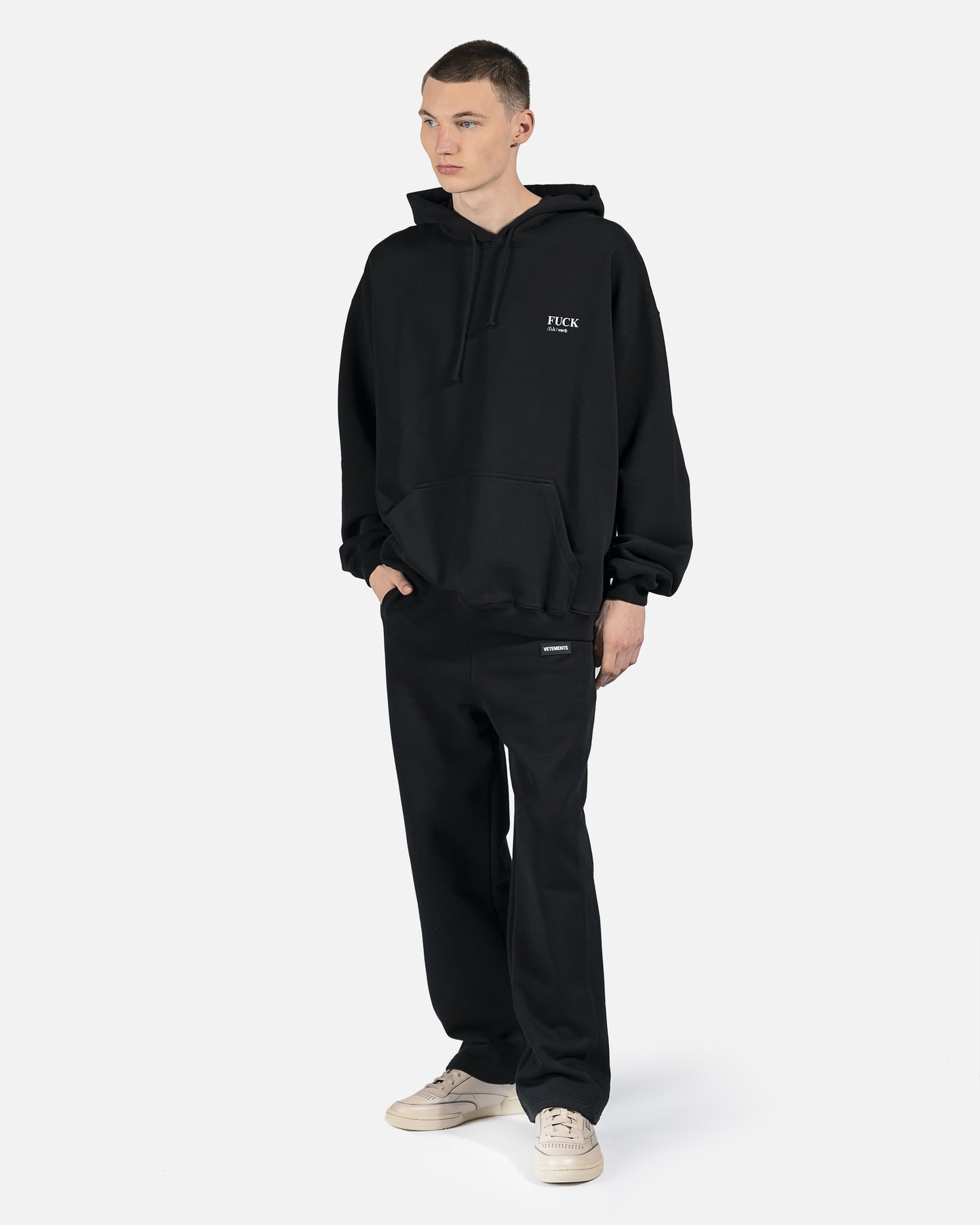 VETEMENTS Men's Pants Logo Straight Leg Lounge Pants in Black
