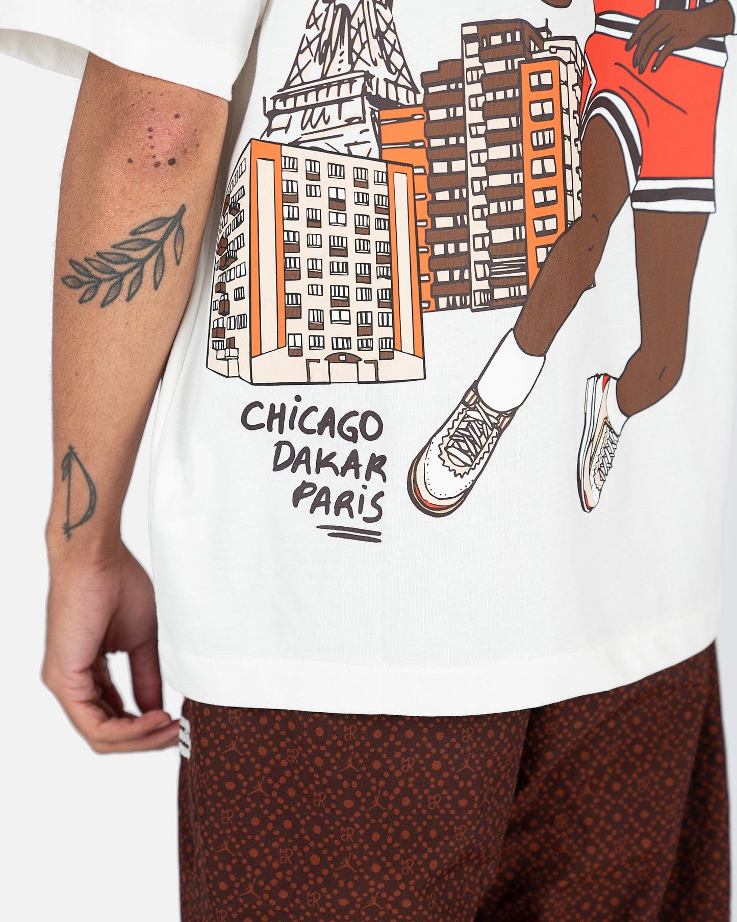 JORDAN Men's T-Shirts Maison Chateau Rouge AJ2 Tee in Sail