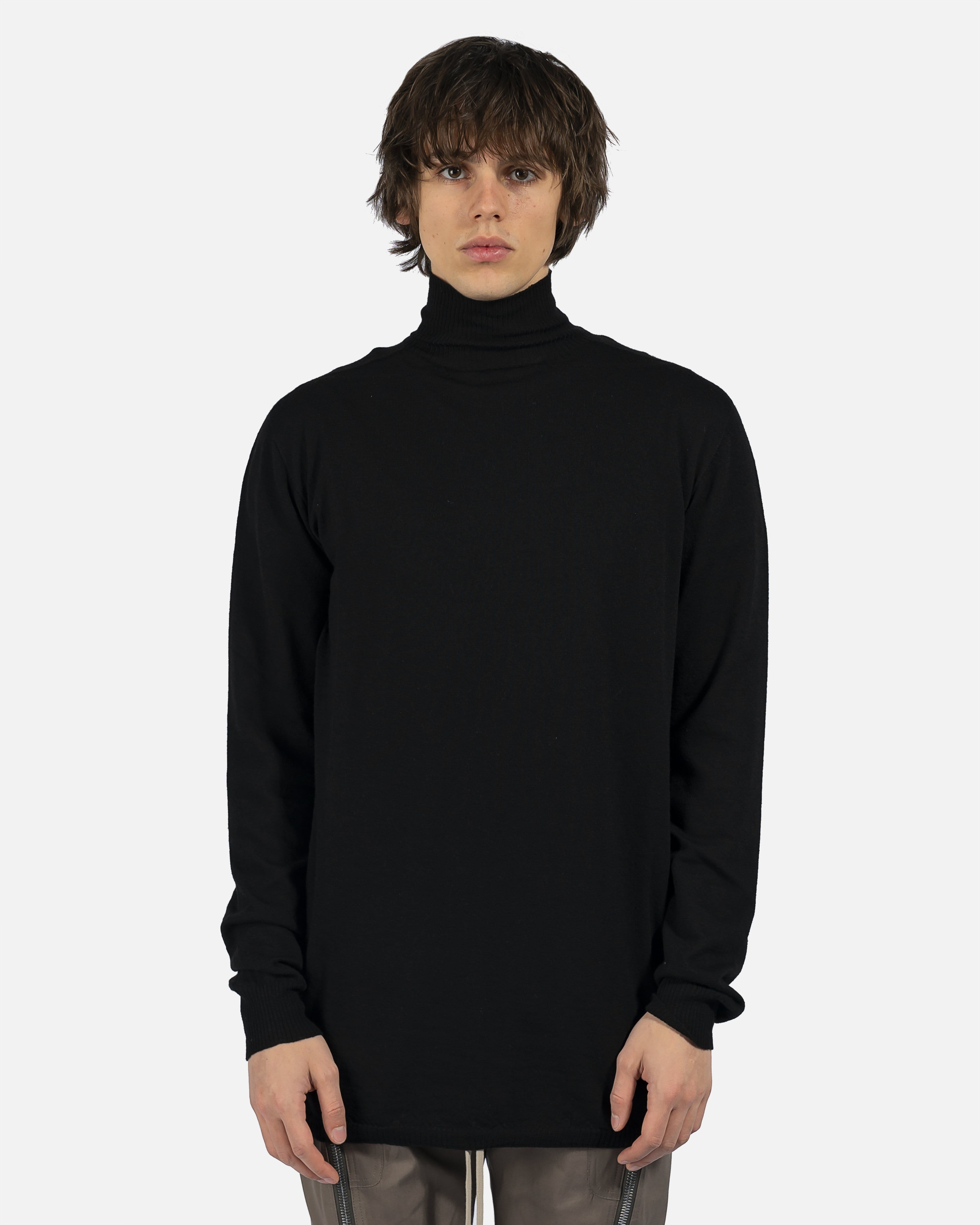 Oversized Turtle Neck Sweater in Black – SVRN