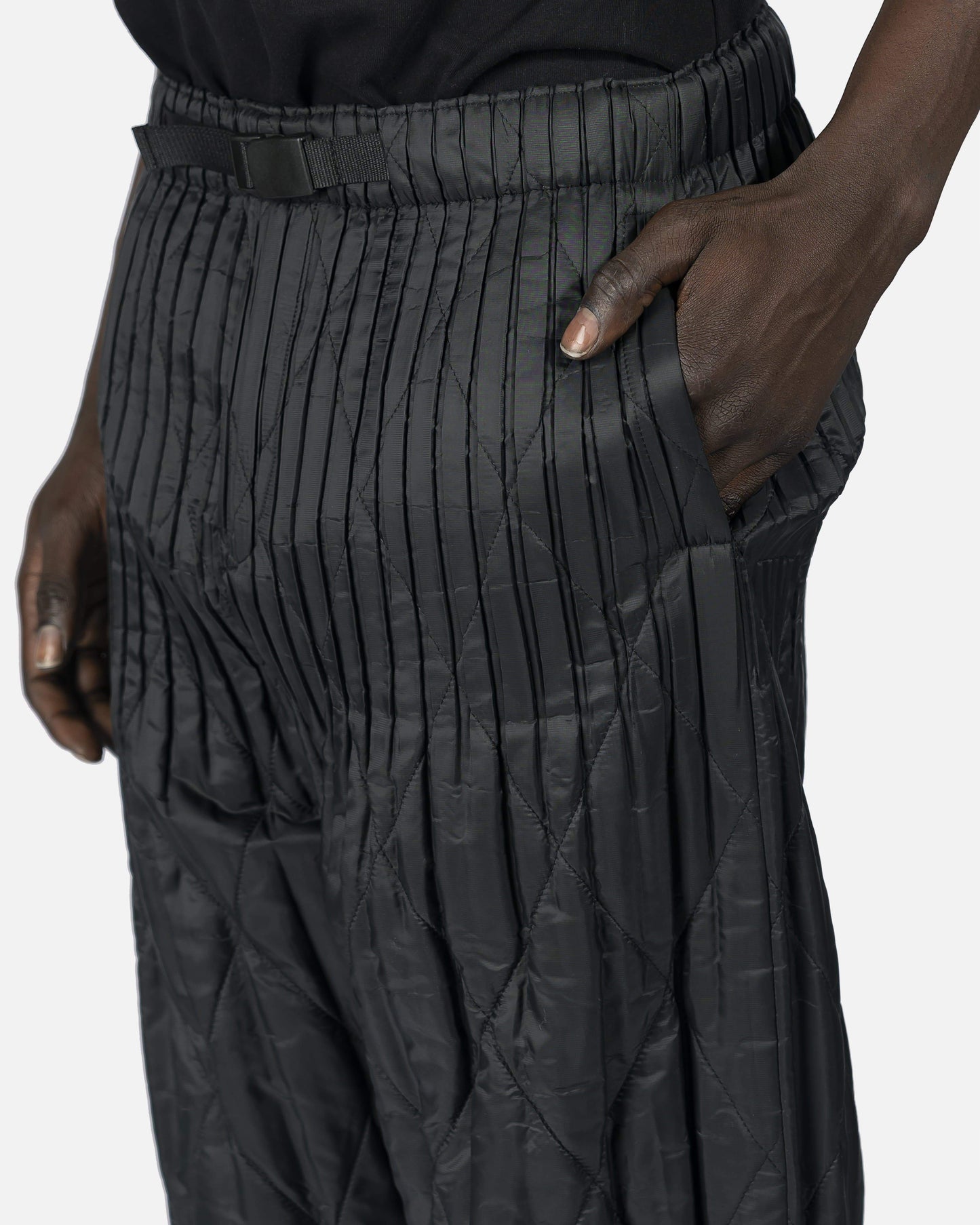 Homme Plissé Issey Miyake Men's Pants Padded Pleats Trousers in Black