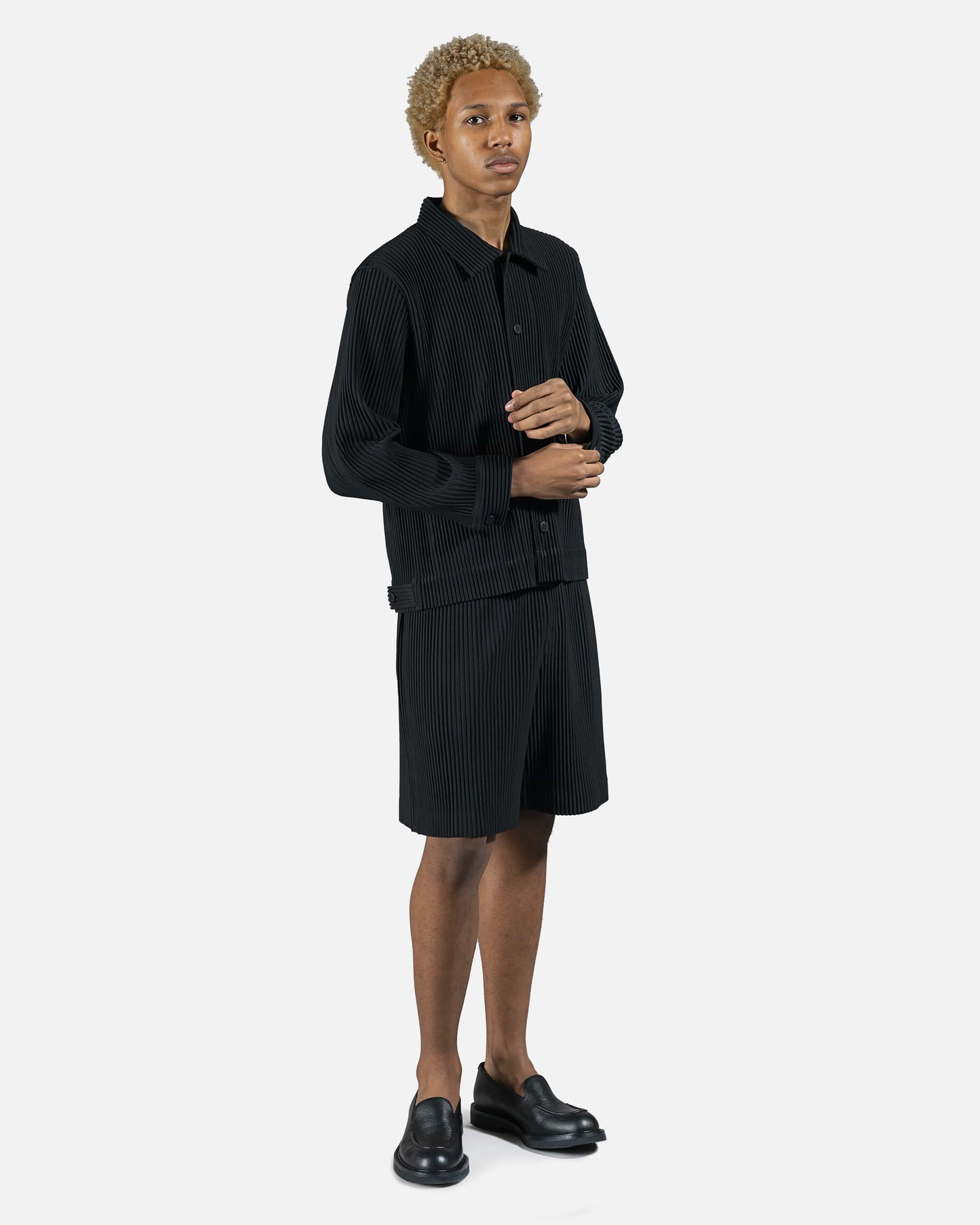 Homme Plissé Issey Miyake Men's Jackets Pleated Trucker Jacket in Black