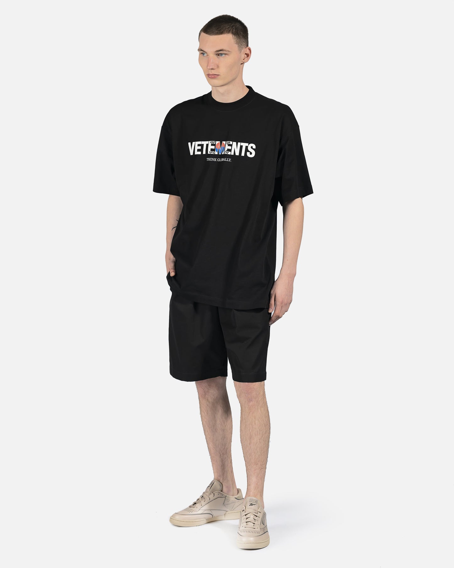 VETEMENTS Men's T-Shirts South Korea Flag Logo Tee in Black