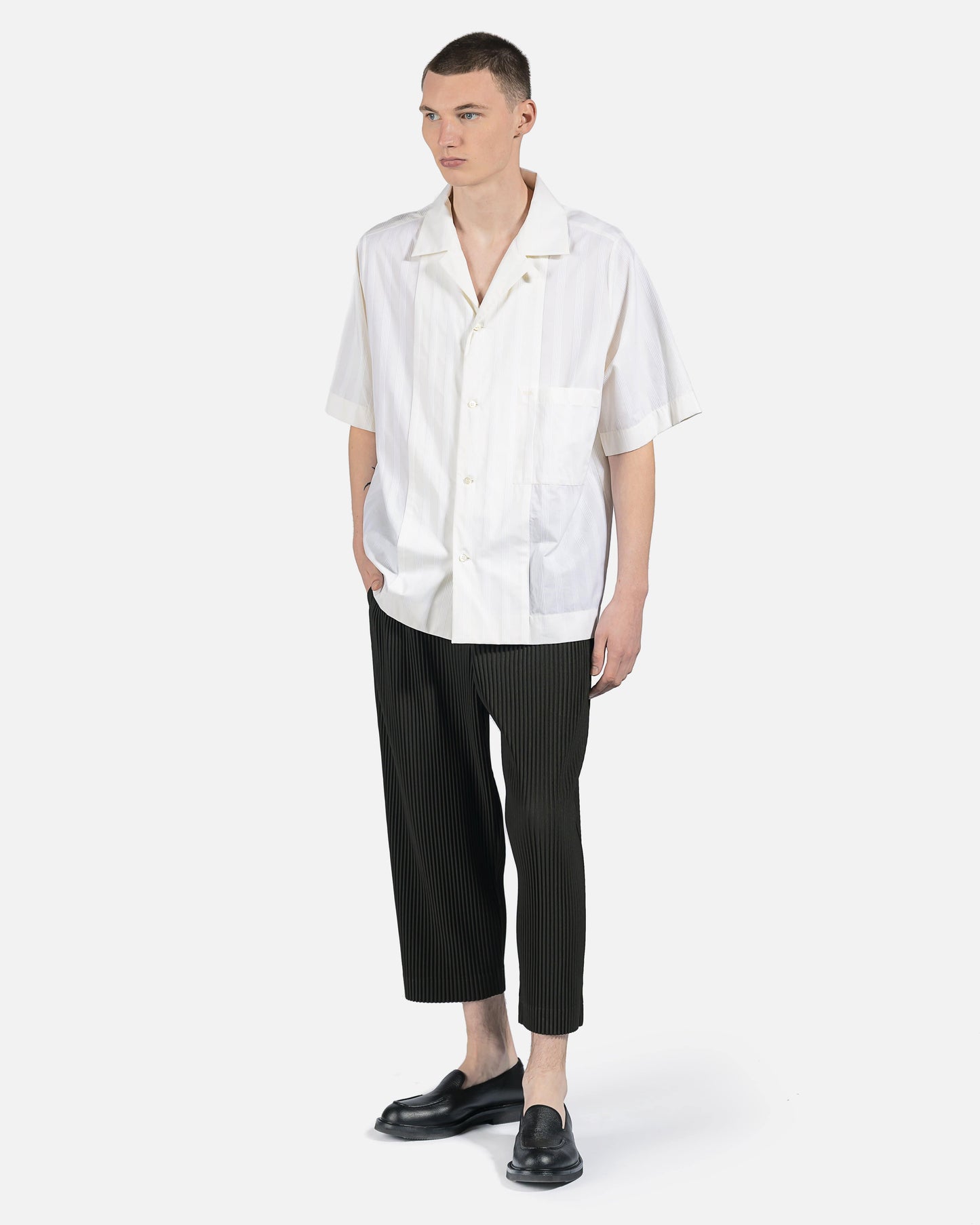 Homme Plissé Issey Miyake Men's Pants Wide Pleated Trousers in Forest