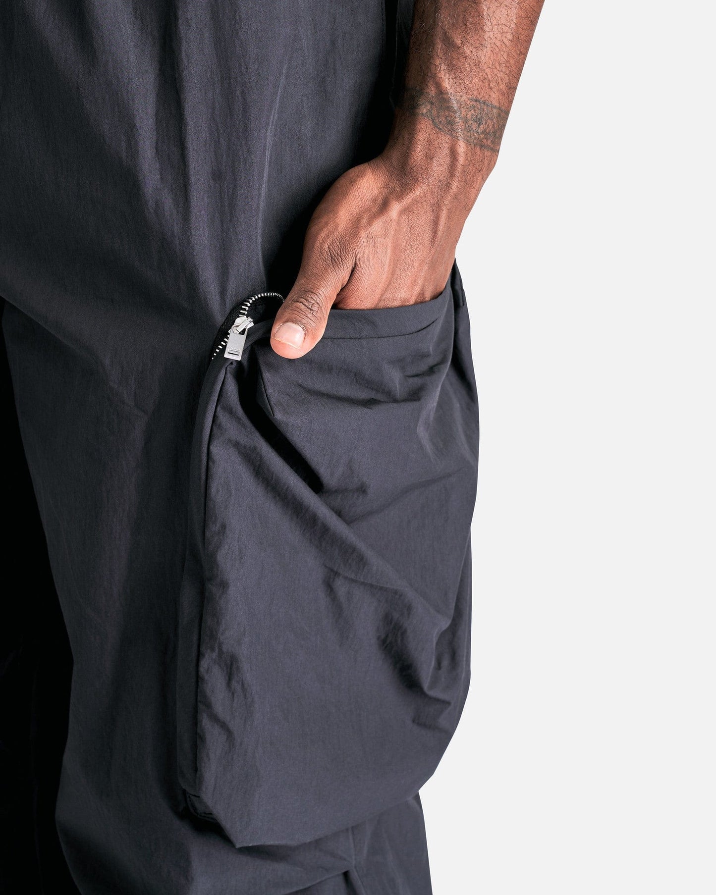 Jil Sander Men's Pants 3-D Patch Pocket Relaxed Fit Trousers in Black