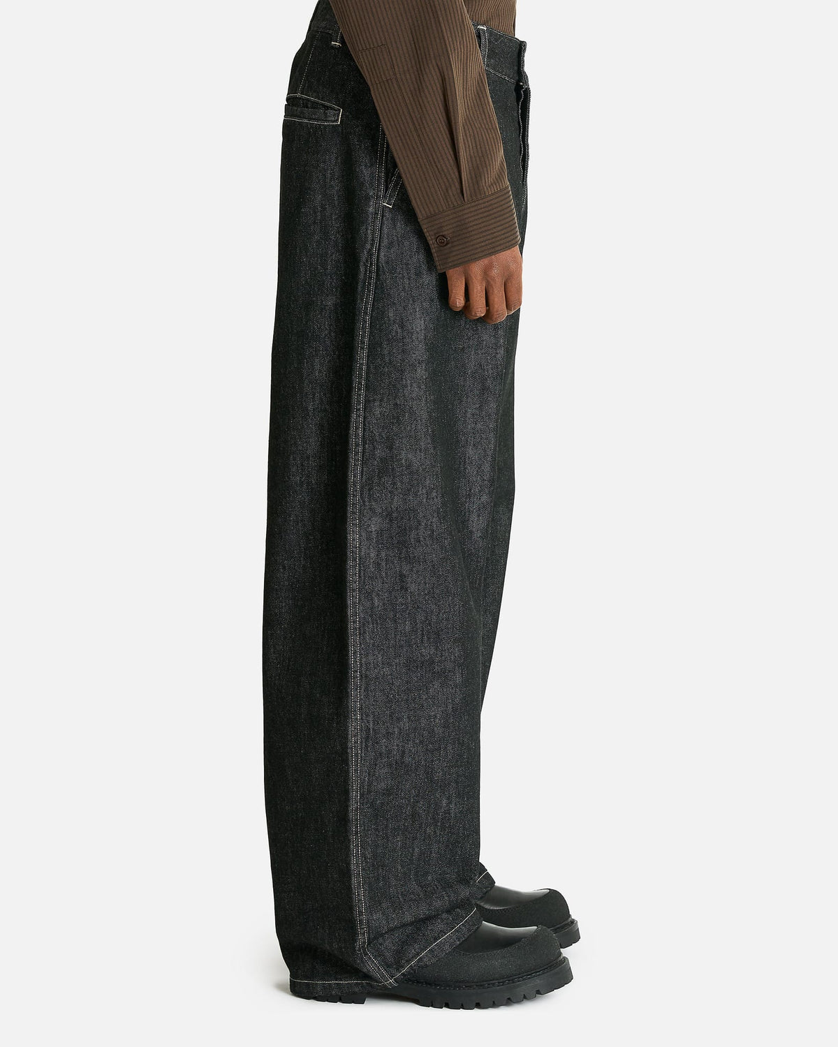 Curve Leg Jean in Black/White