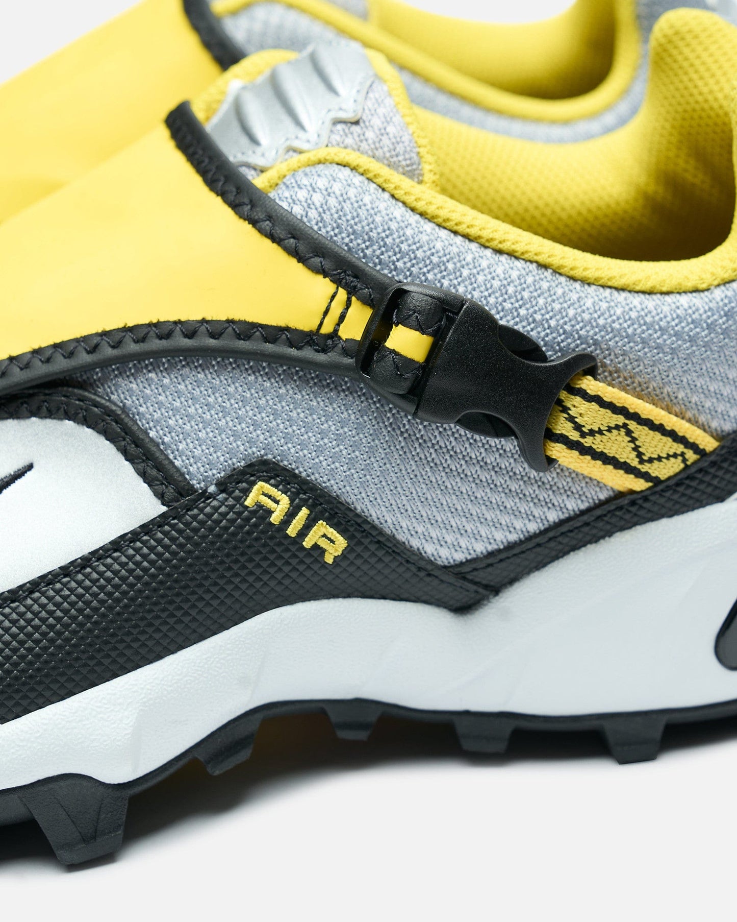 Nike Men's Sneakers ACG Phassad in Black/Yellow Zest