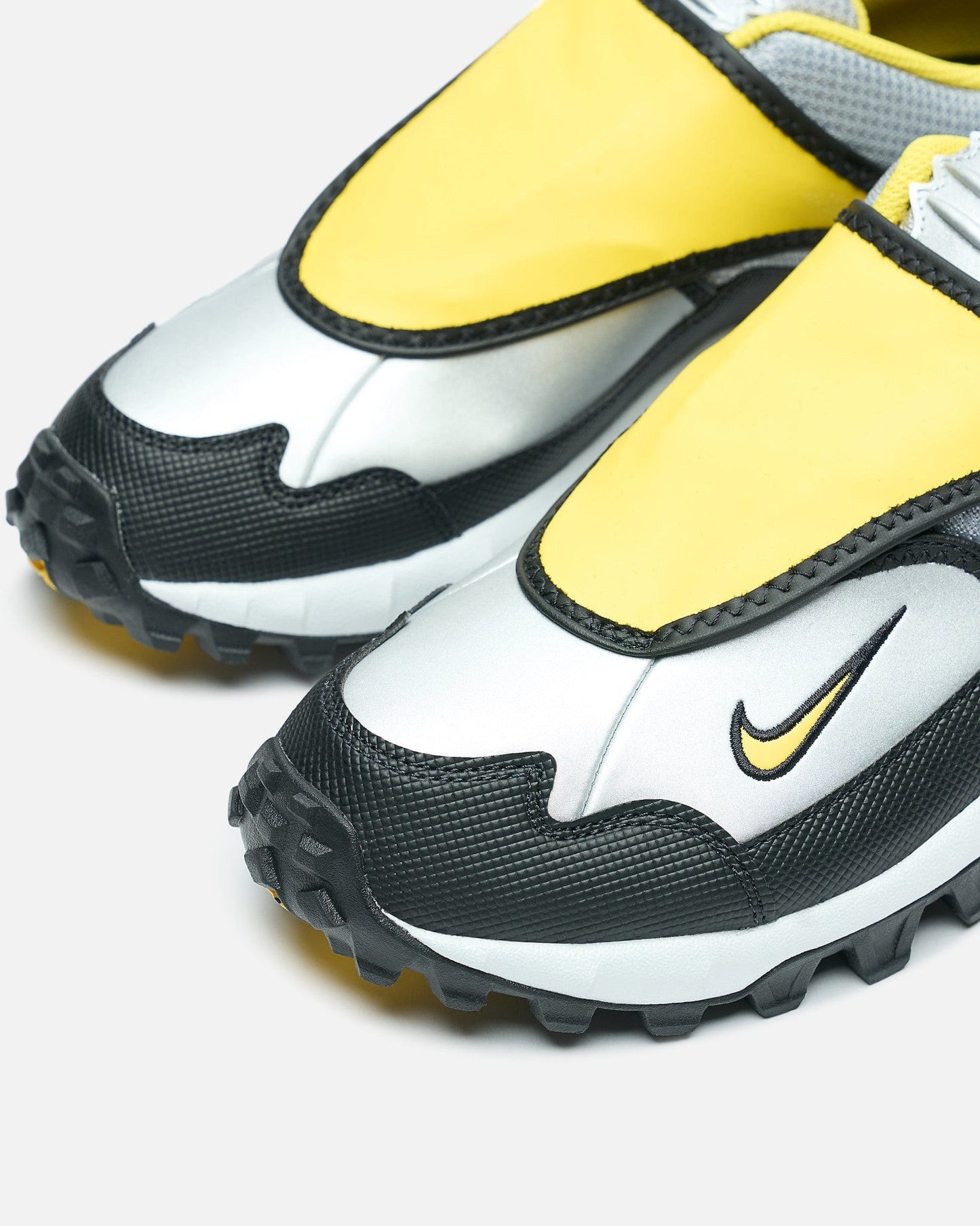 Nike Men's Sneakers ACG Phassad in Black/Yellow Zest