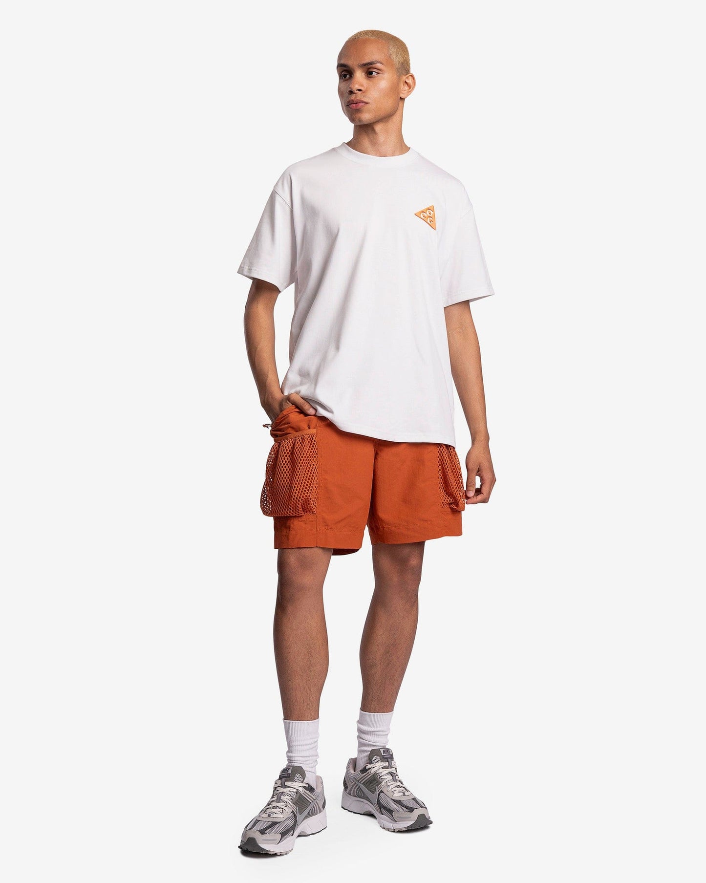 Nike Men's Shorts ACG Snowgrass Cargo Shorts in Dark Russet