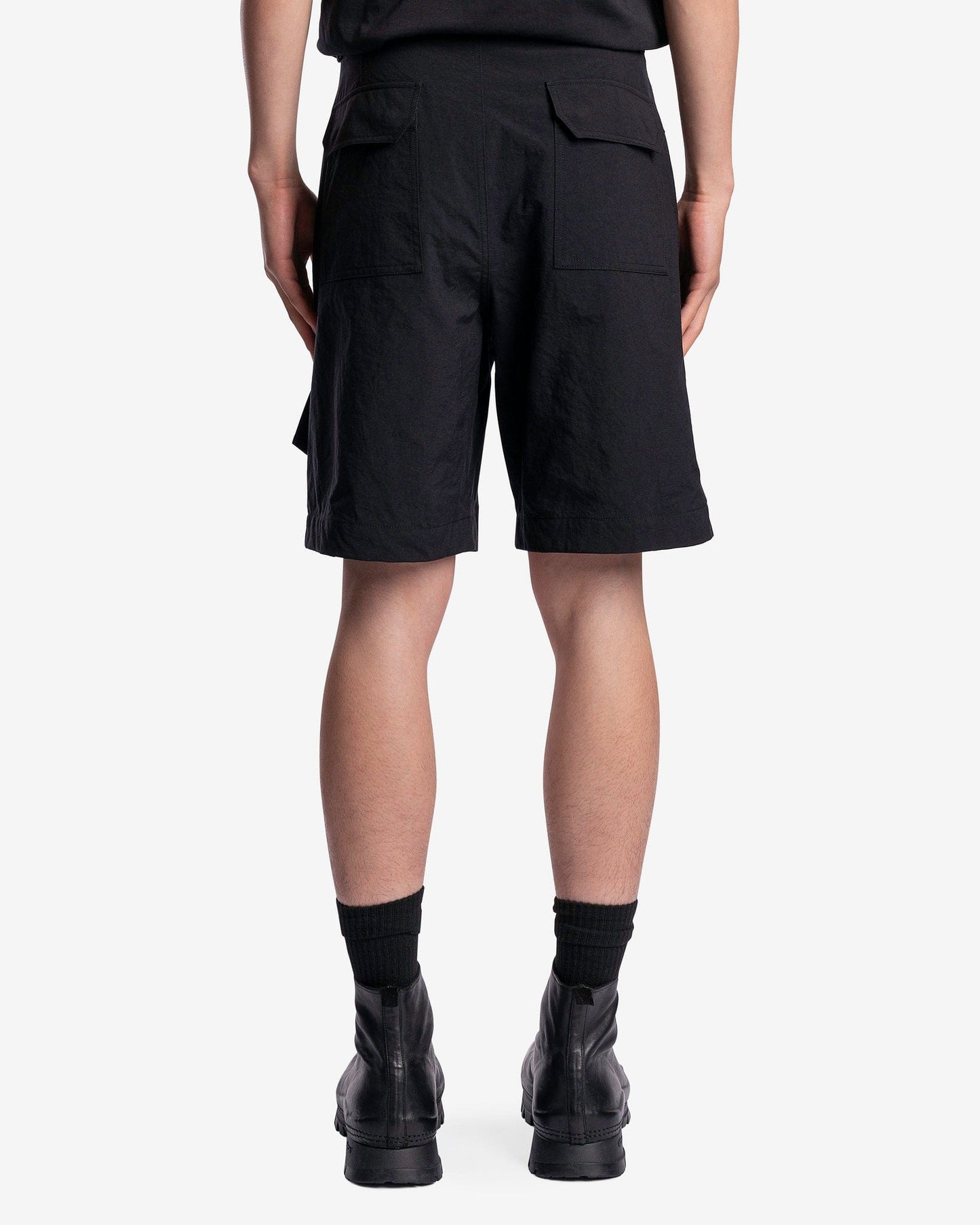 Juun.J Men's Shorts Adjustable Waist Cargo Shorts in Black