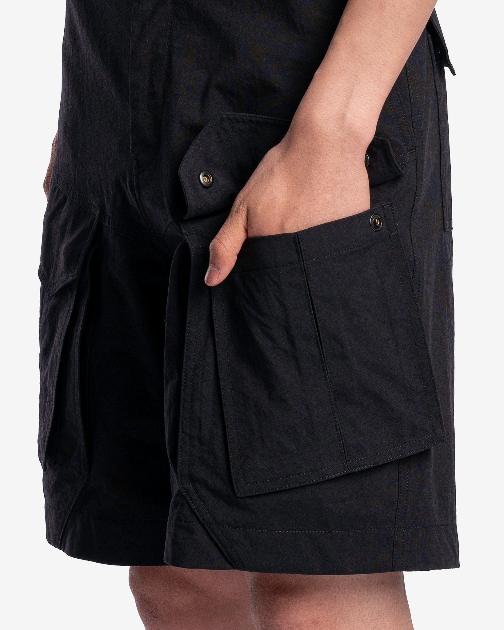 Juun.J Men's Shorts Adjustable Waist Cargo Shorts in Black