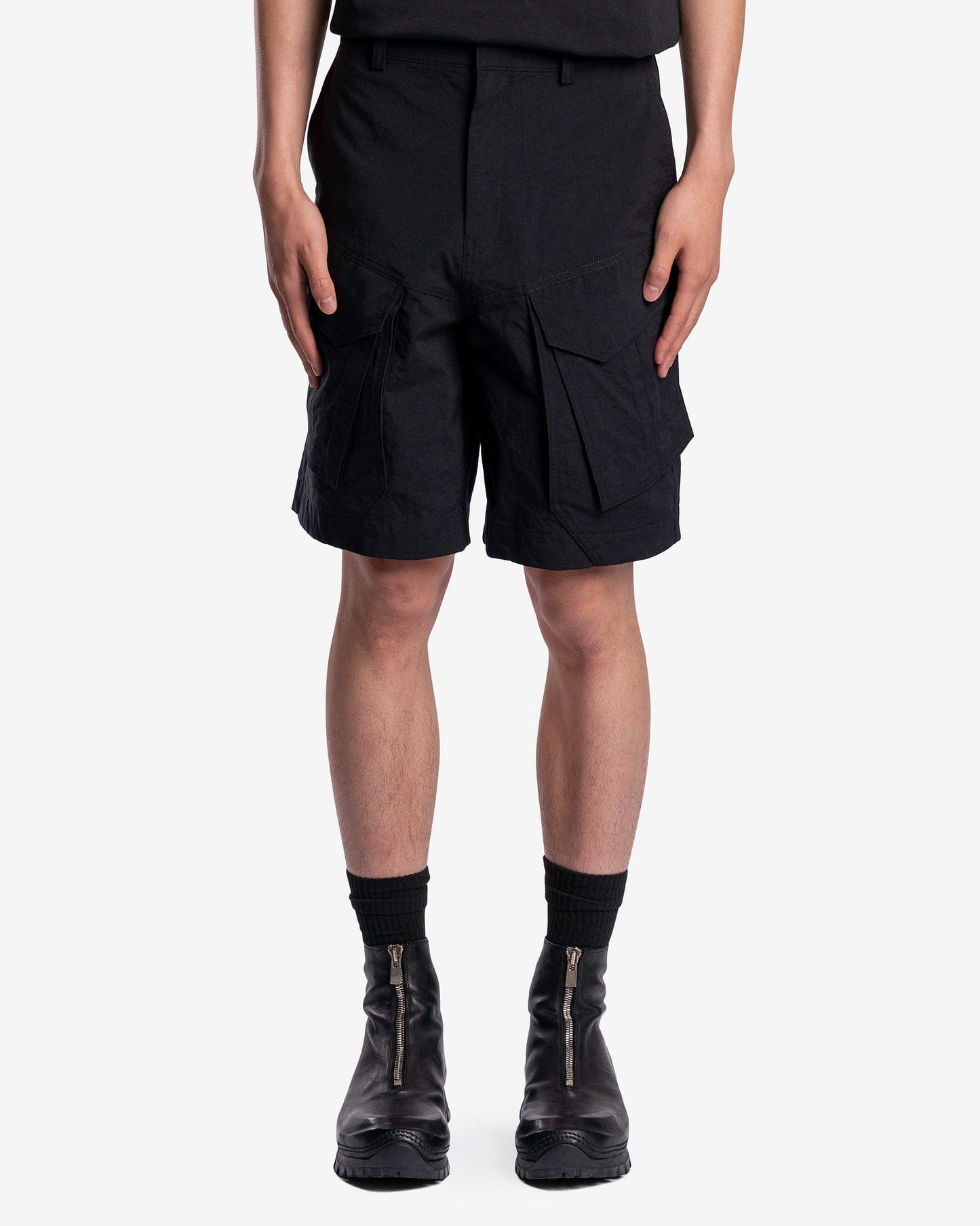 Juun.J Men's Shorts Adjustable Waist Cargo Shorts in Black