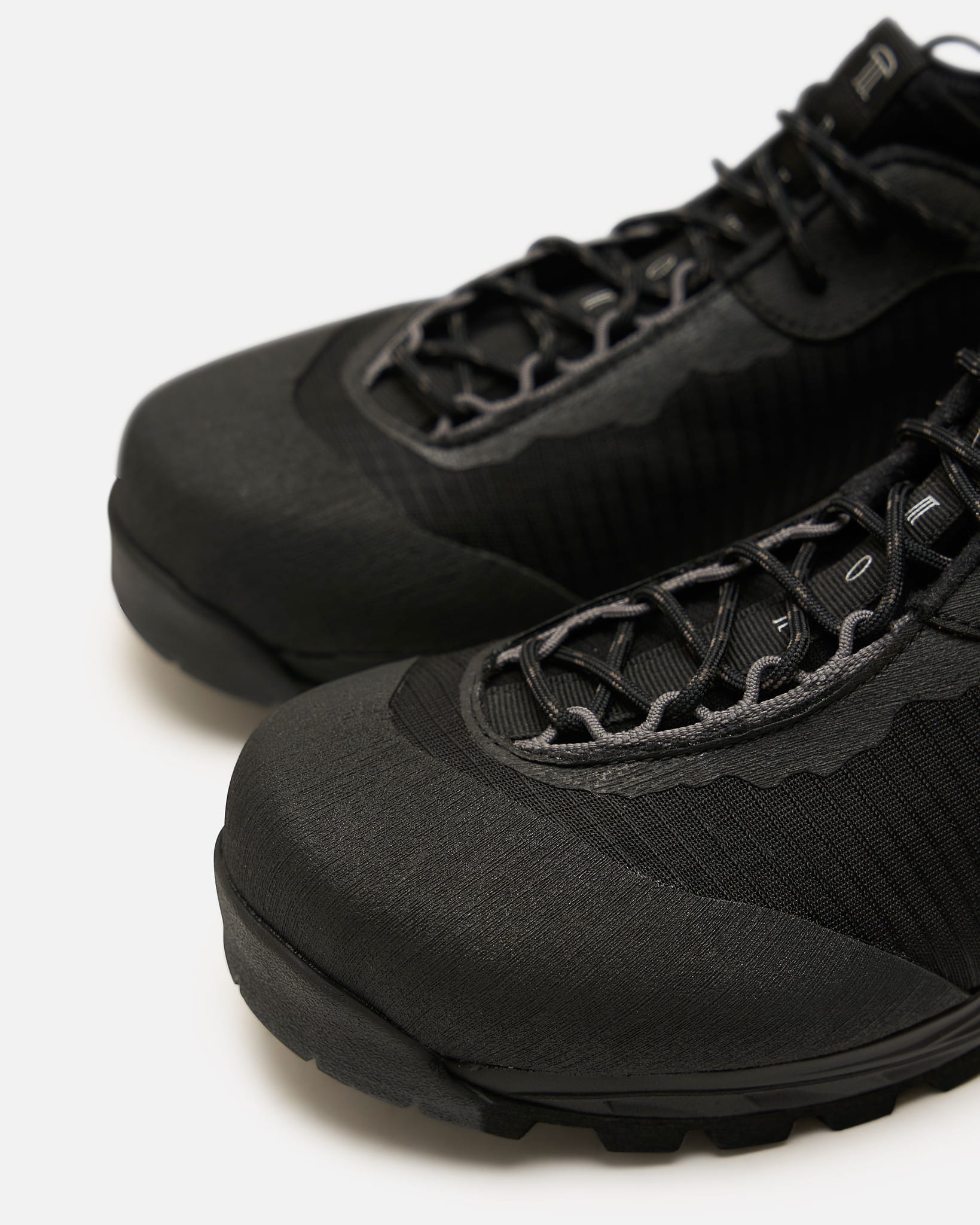 Demon Men's Shoes Adventa in Black
