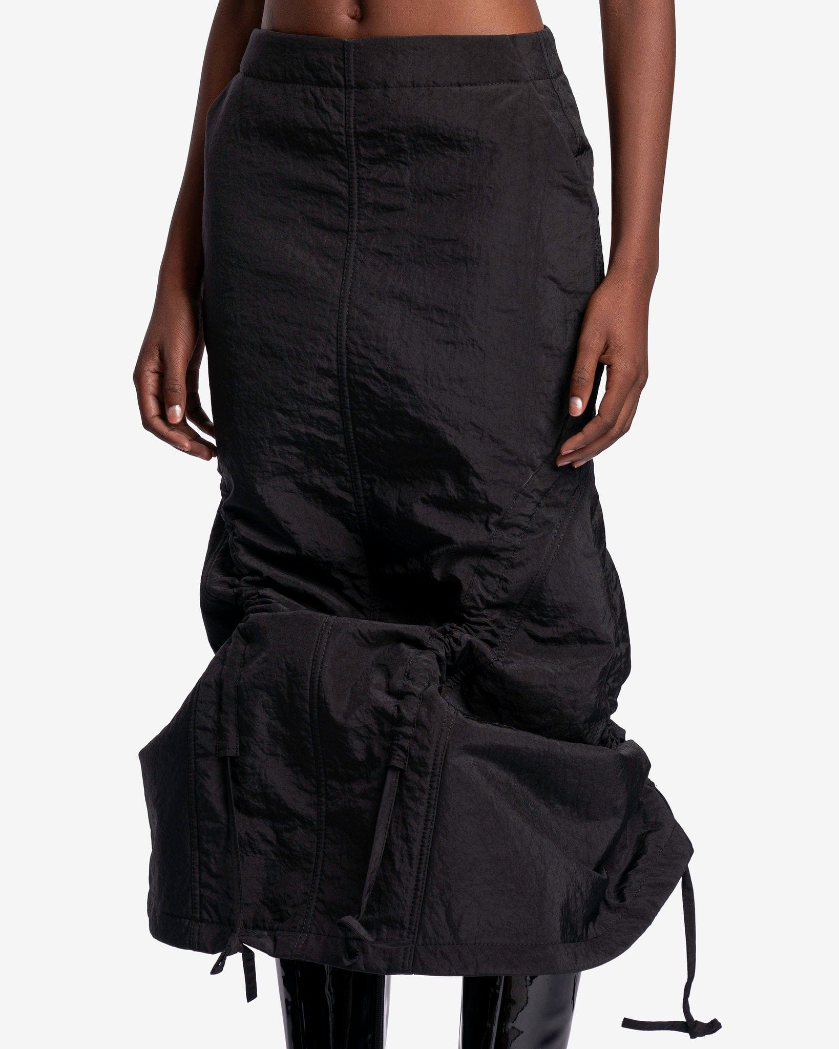 KANGHYUK Women Skirts Airbag Sculpted Skirt in Black