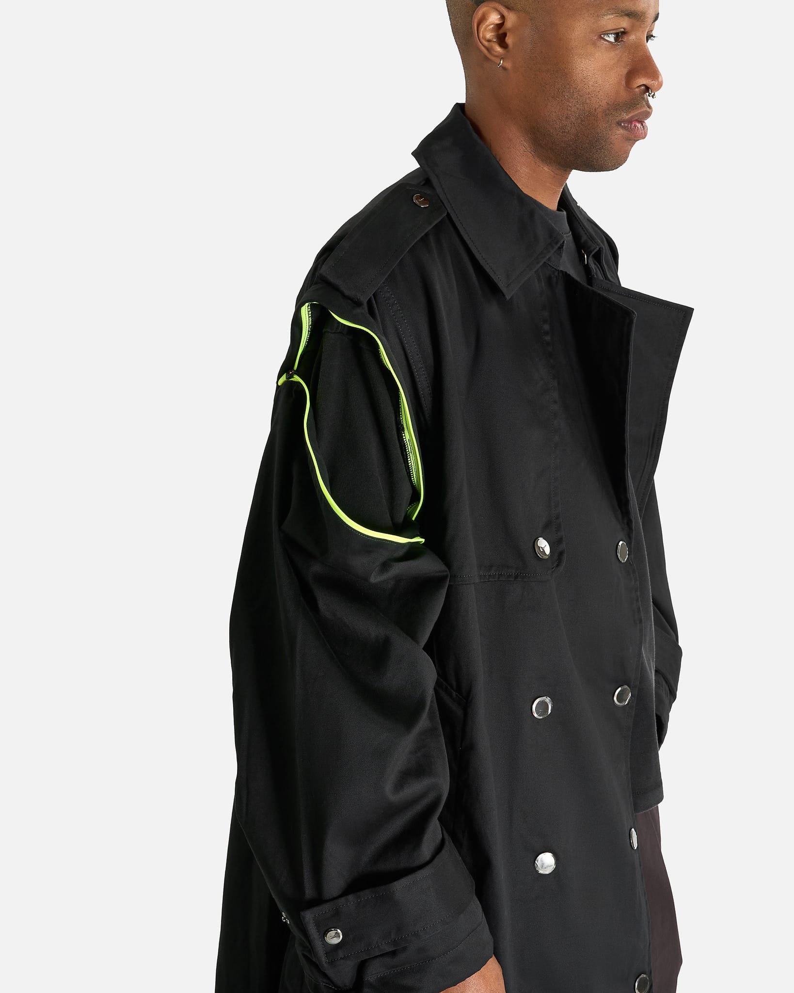 Nike Men's Jackets Airreverent Trench Coat in Black