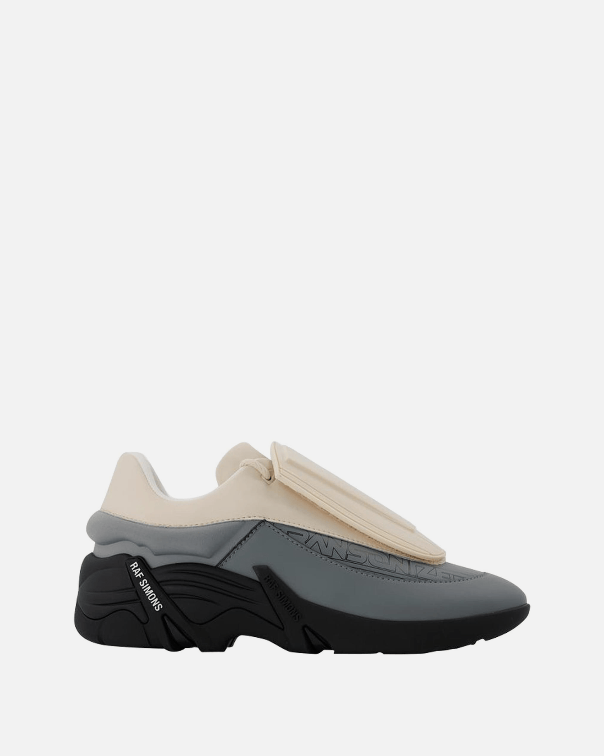 Antei Sneaker in Cream/Grey – SVRN Antei Sneaker in Cream/Grey – SVRN