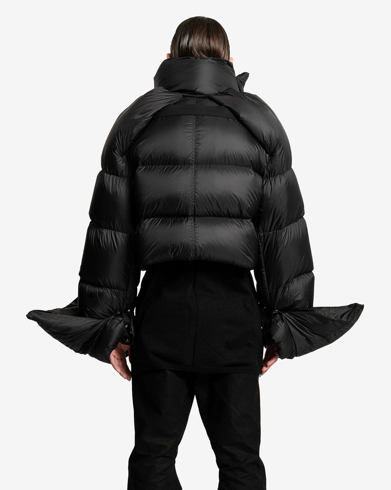 Babel Mountain Duvet Cropped Jacket in Black – SVRN