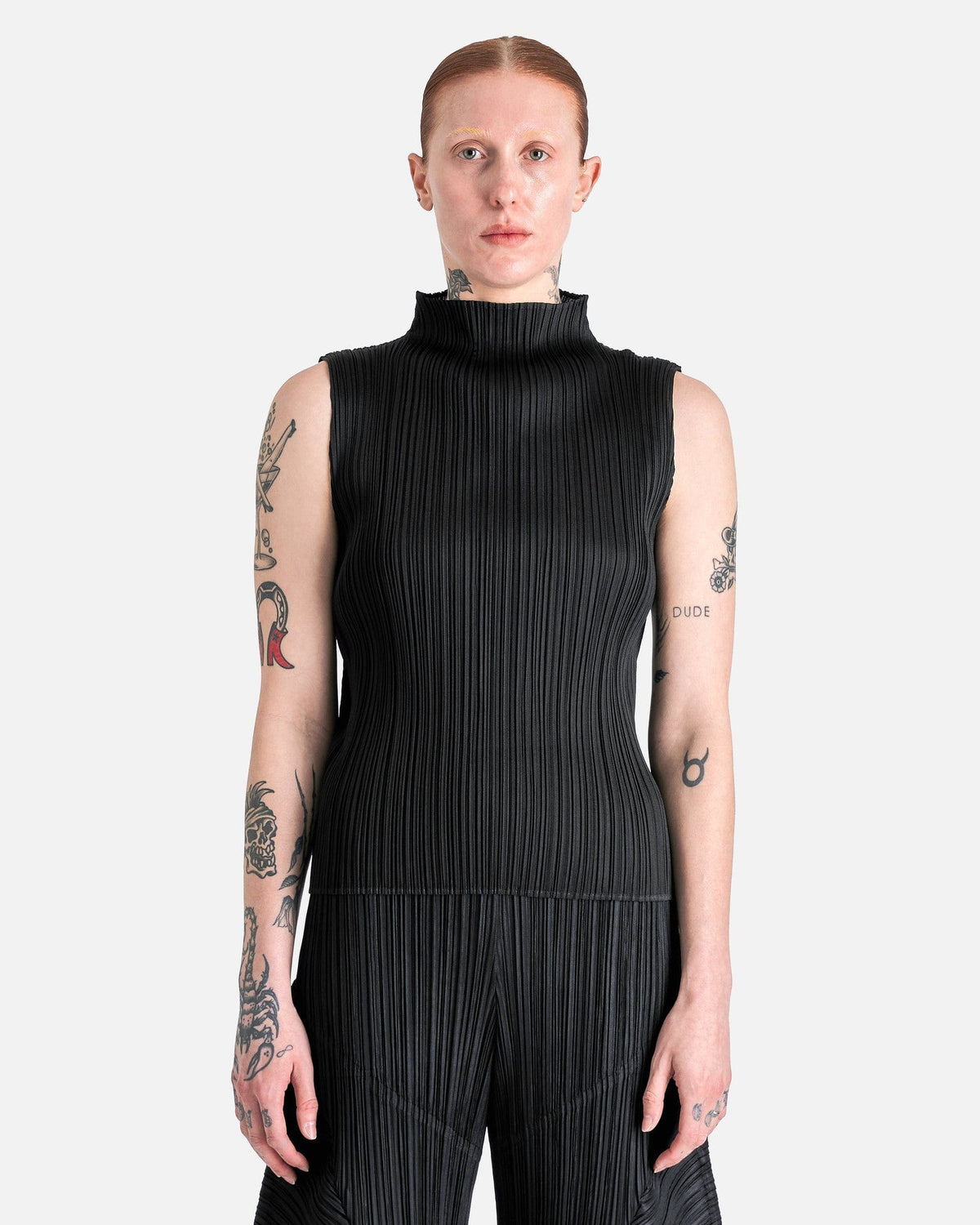 Basics Shirt in Black – SVRN