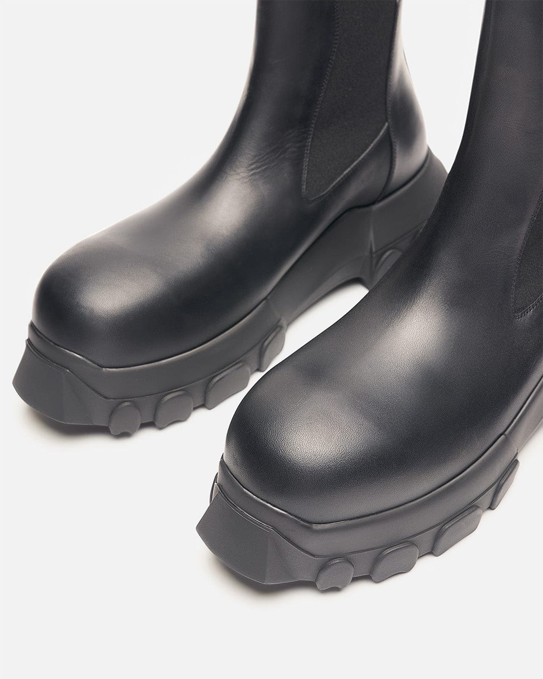 Rick Owens Men's Boots Beatle Bozo Tractor in Black/Black