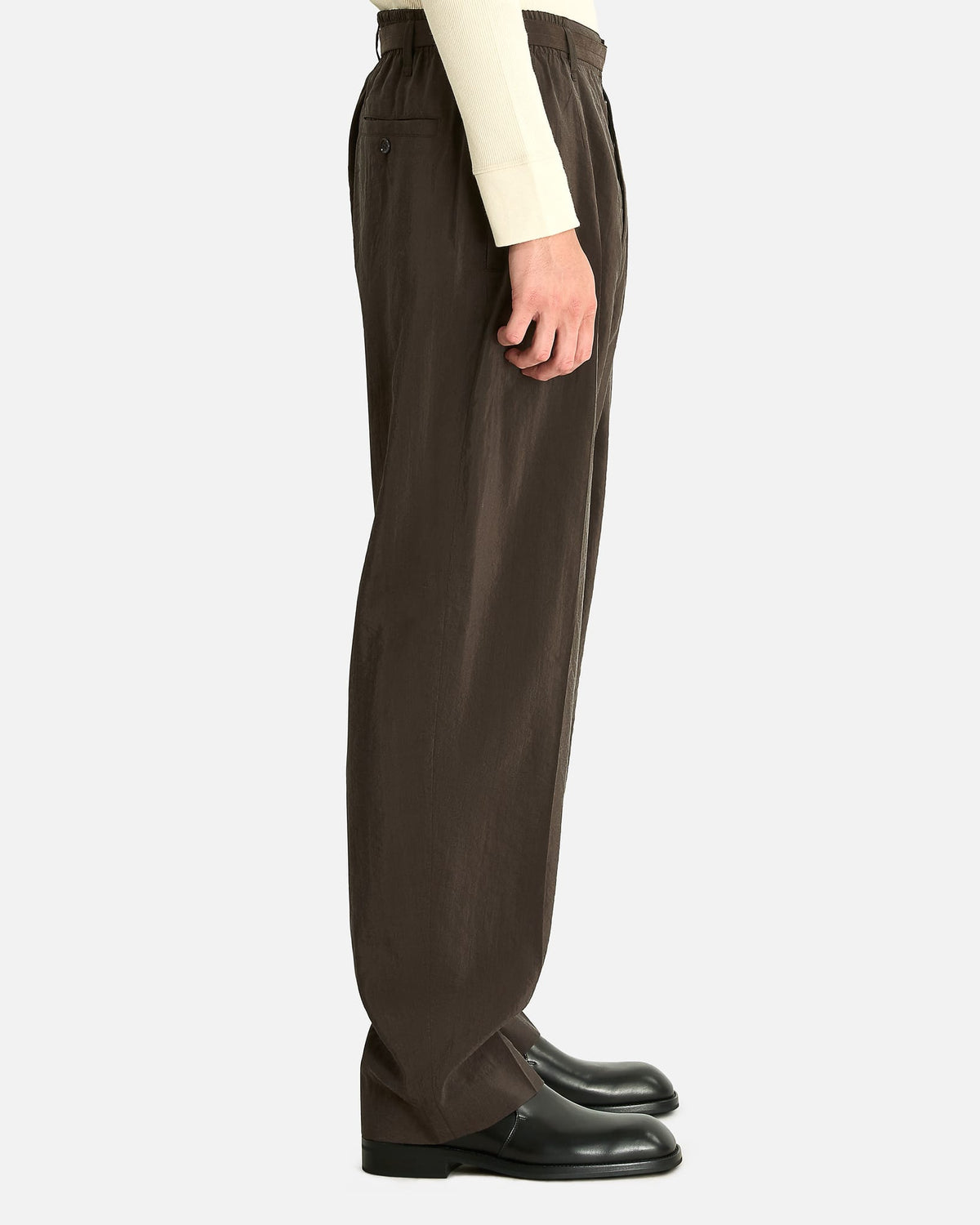 LEMAIRE Men's Pants Belted Relaxed Pants in Licorice