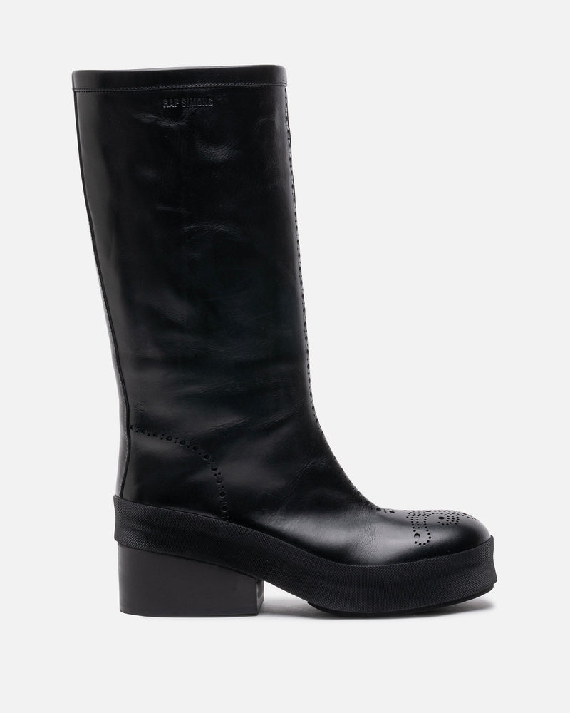 Brogues Boot with Block Heel in Black – SVRN - Main Image