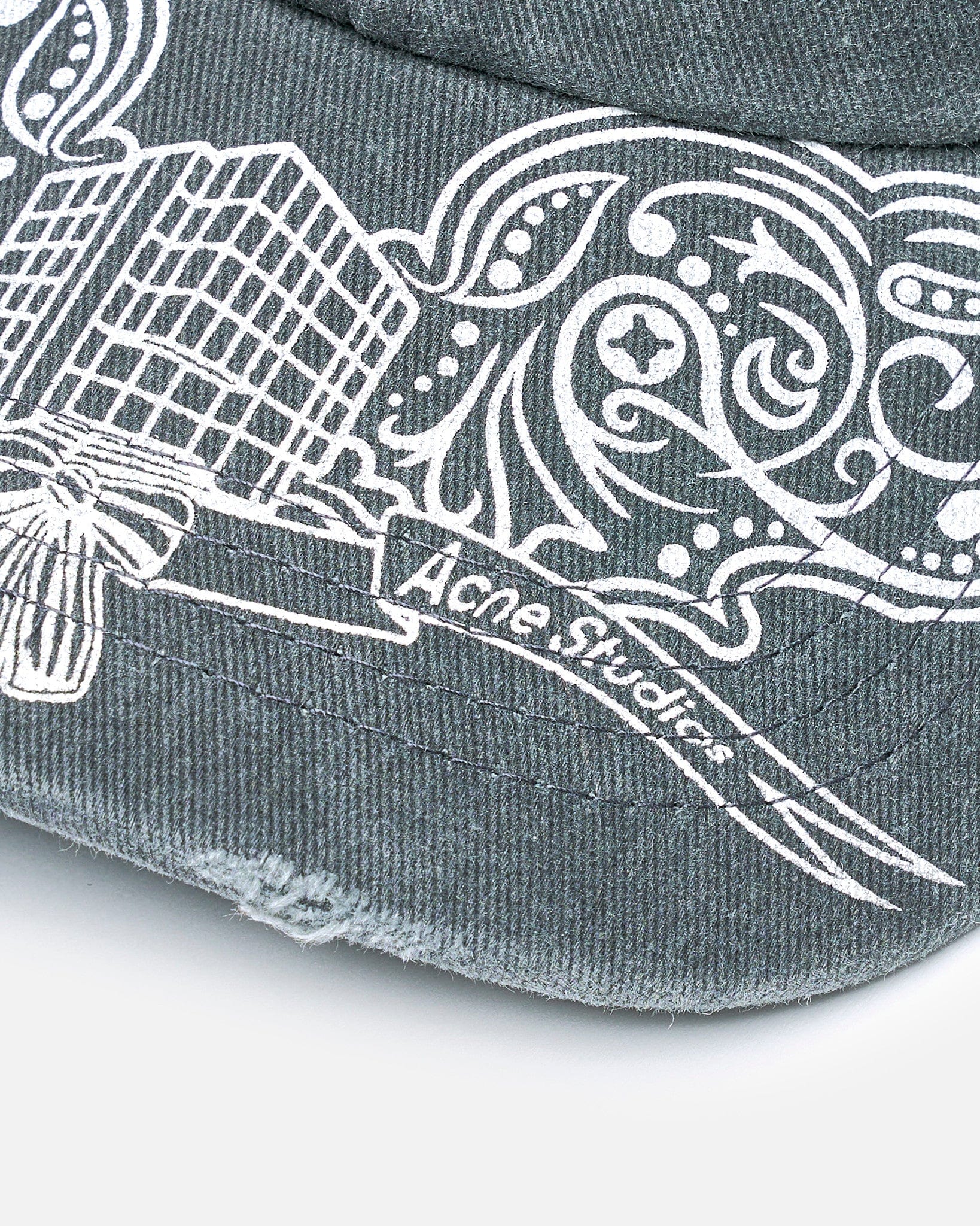 Carliy Logowings Hat in Black – SVRN