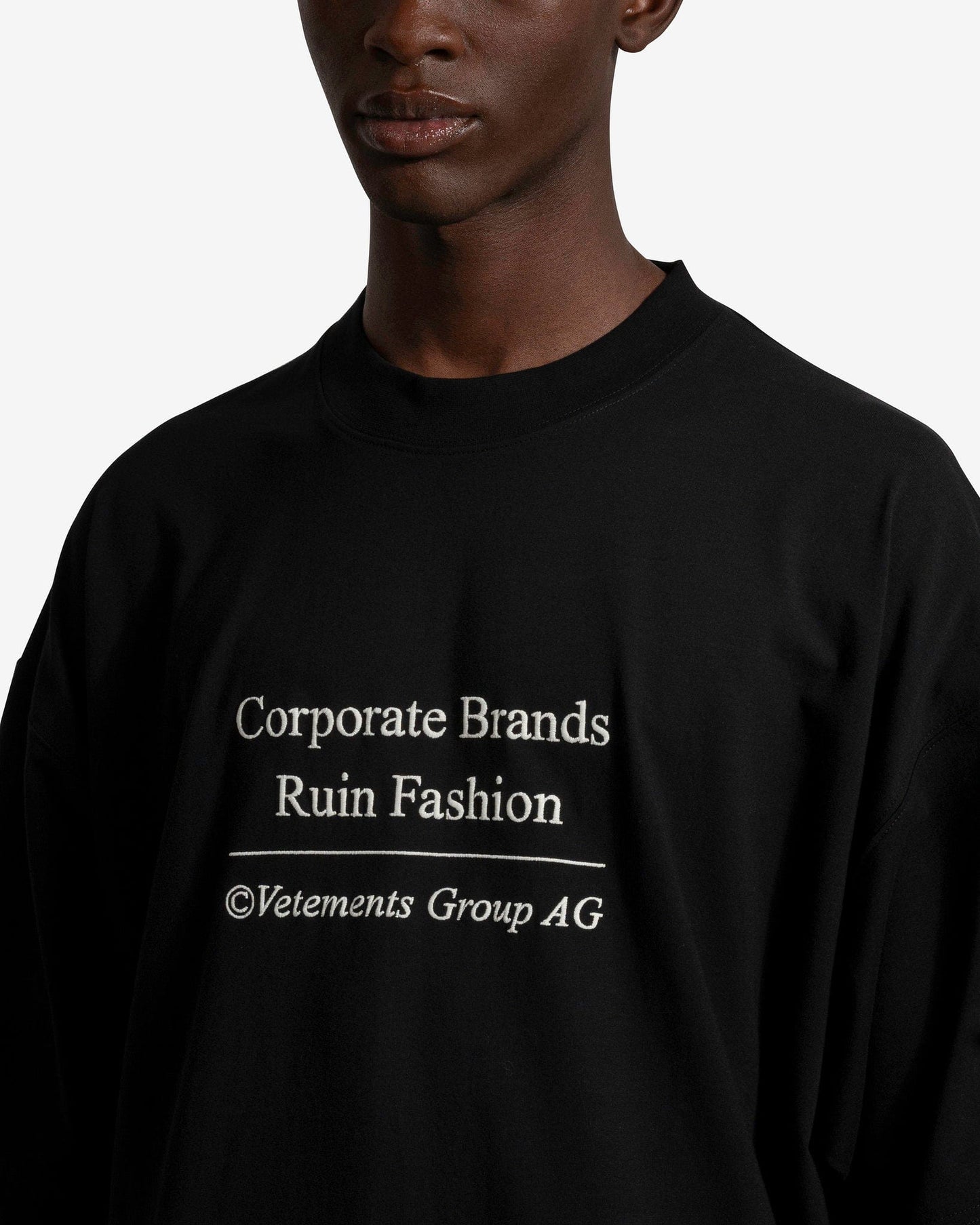 VETEMENTS Men's T-Shirts Corporate Brand T-Shirt in Black