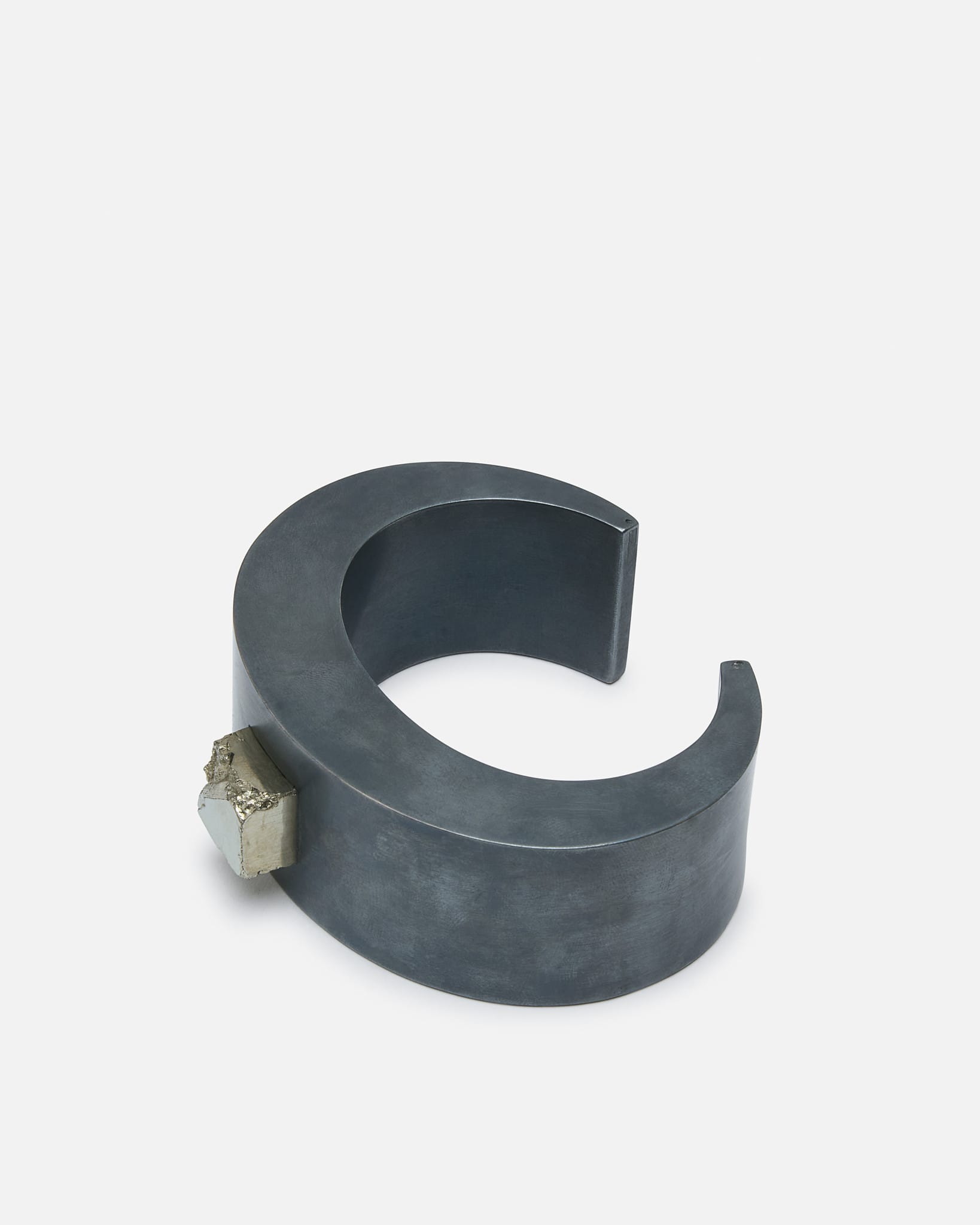 Parts of Four Jewelry M Crescent Bracelet in Mineral Collision / 30mm / KA, PYR